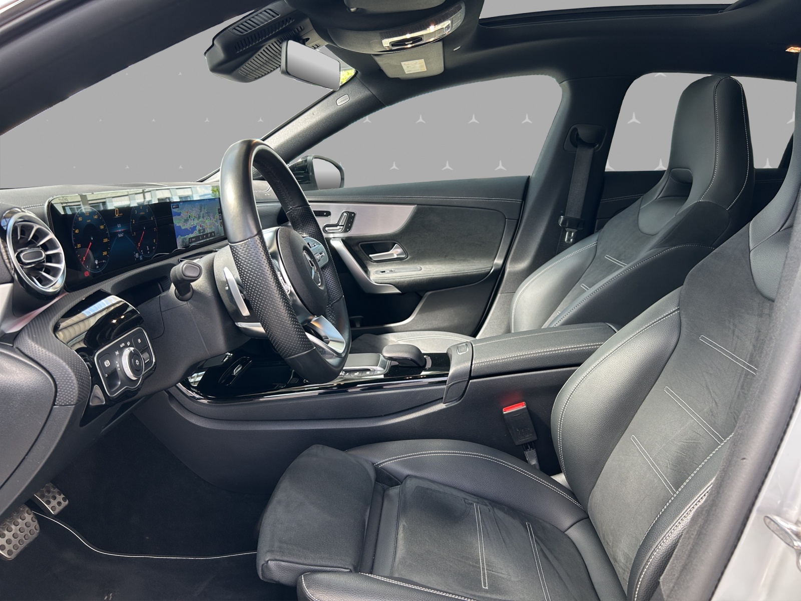 MERCEDES-BENZ CLA Shooting Brake 250 4Matic 7G-DCT AMG Line-image-7