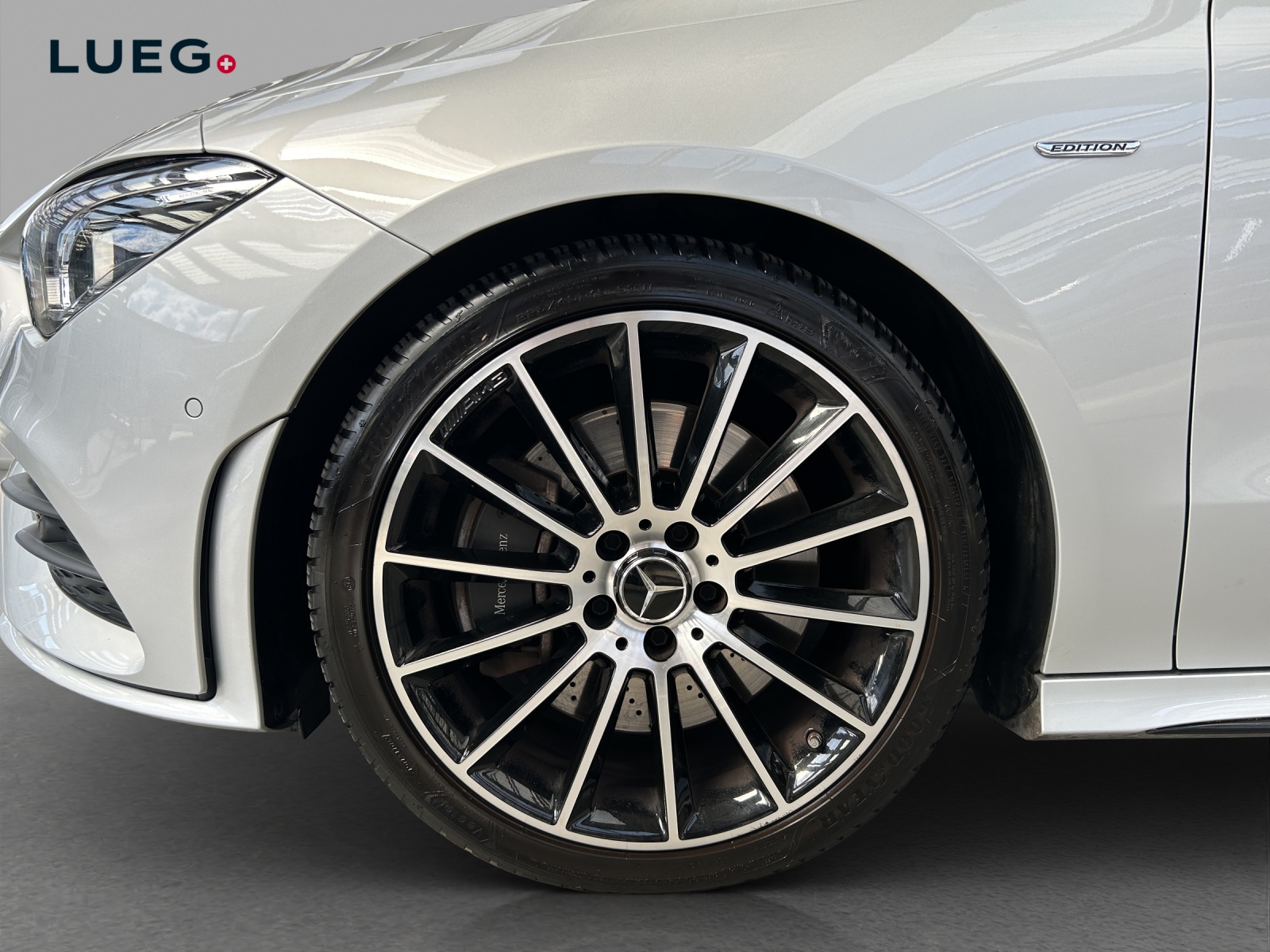 MERCEDES-BENZ CLA Shooting Brake 250 4Matic 7G-DCT AMG Line-image-6