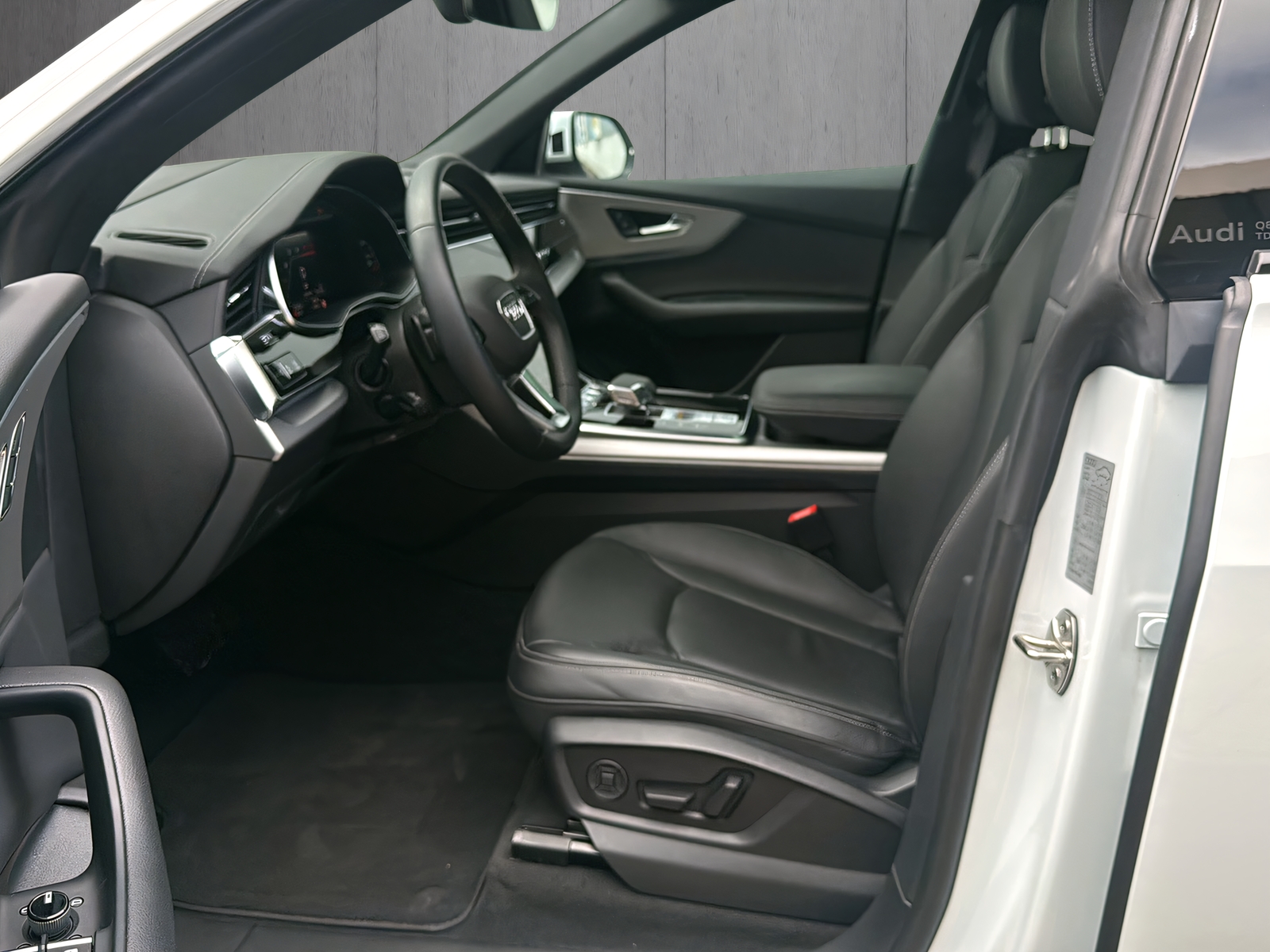 AUDI Q8 SUV 50 TDI qu*23"Alu,S-Line,Panorama Dach,5-Jahre Werksgarantie*-image-12