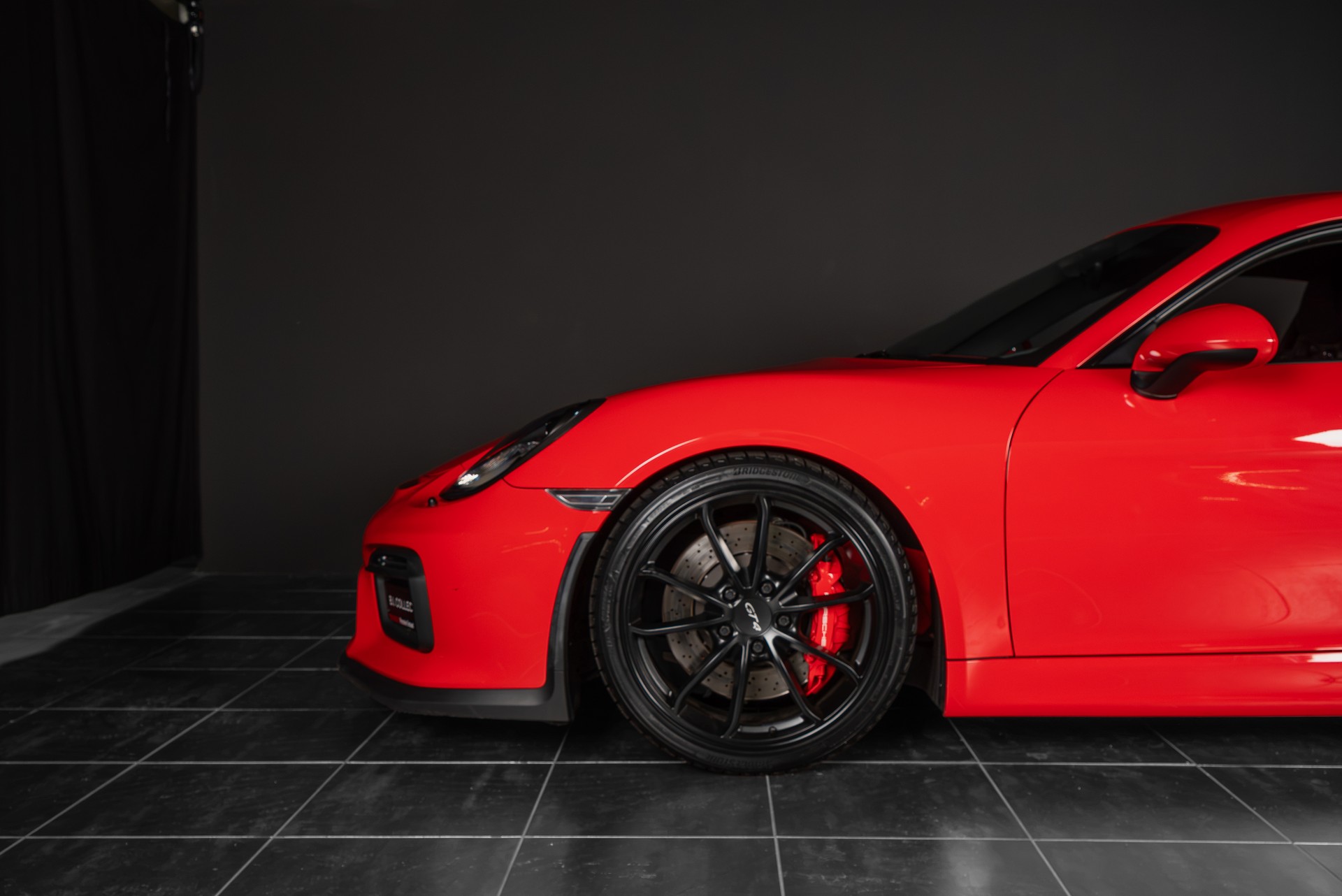 PORSCHE Cayman GT4-image-3