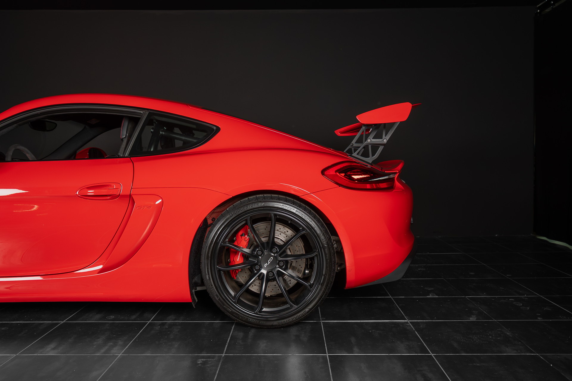 PORSCHE Cayman GT4-image-4