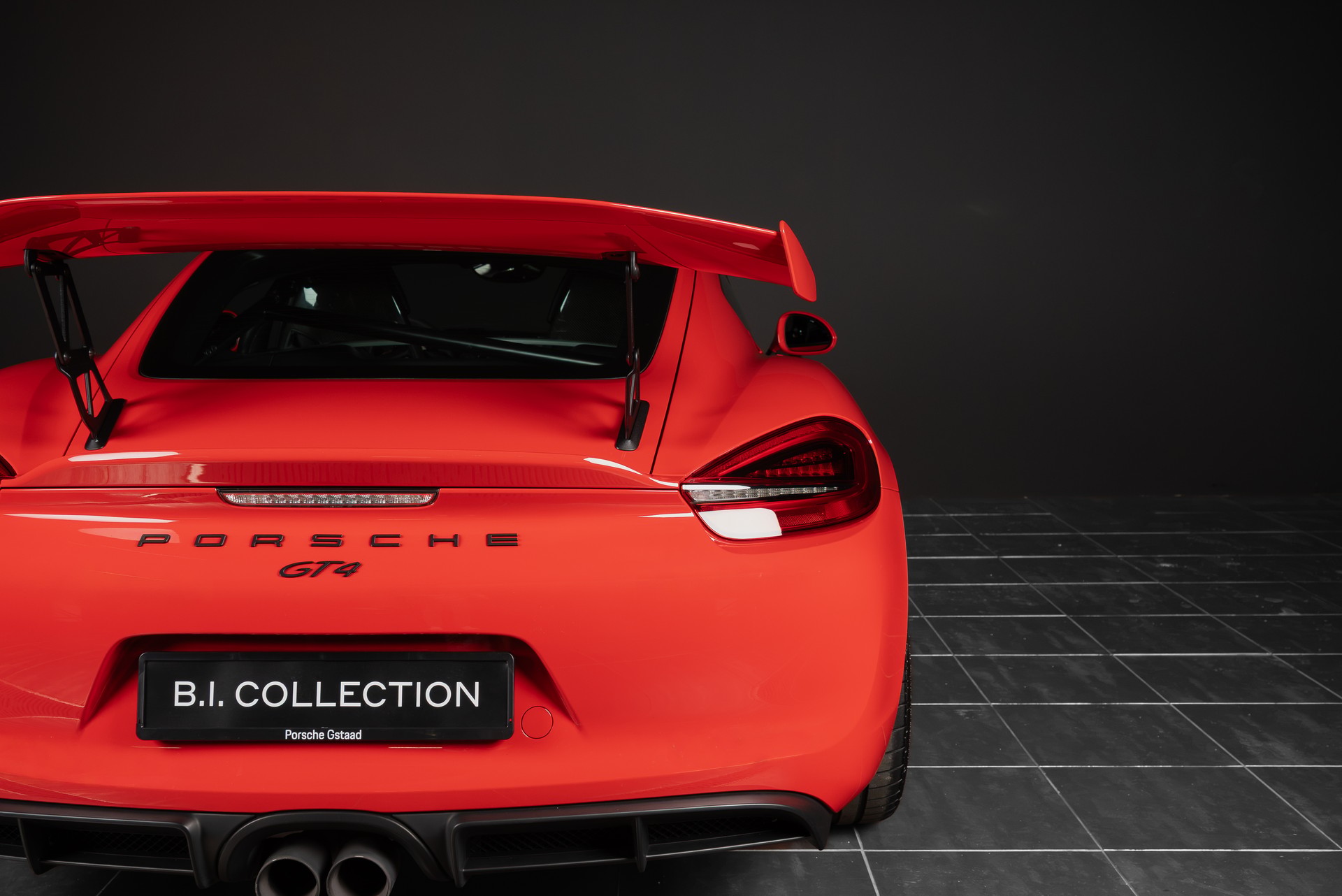 PORSCHE Cayman GT4-image-9