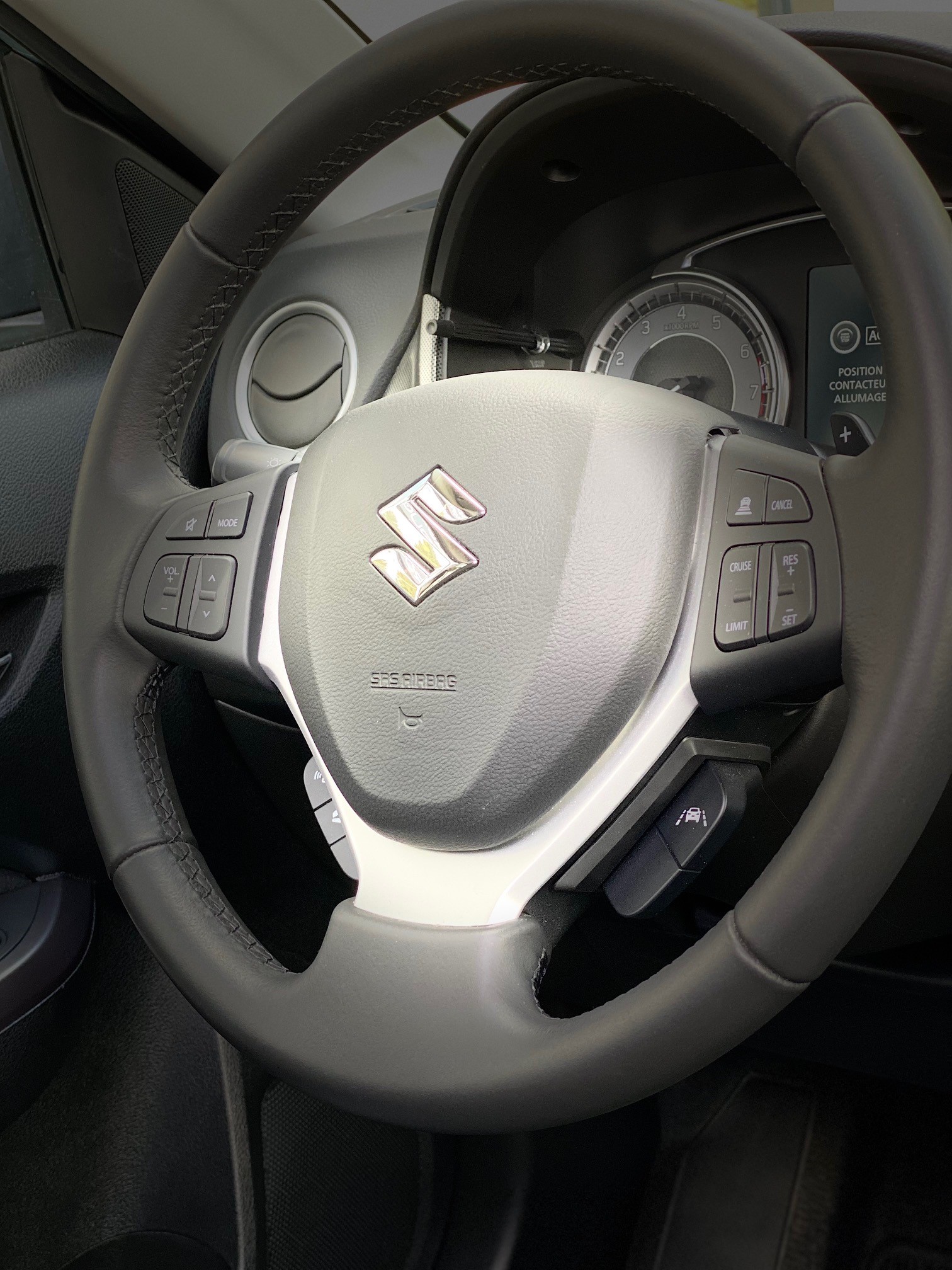 SUZUKI Vitara 1.5 Hybrid Compact Top 4x4 AGS-image-12