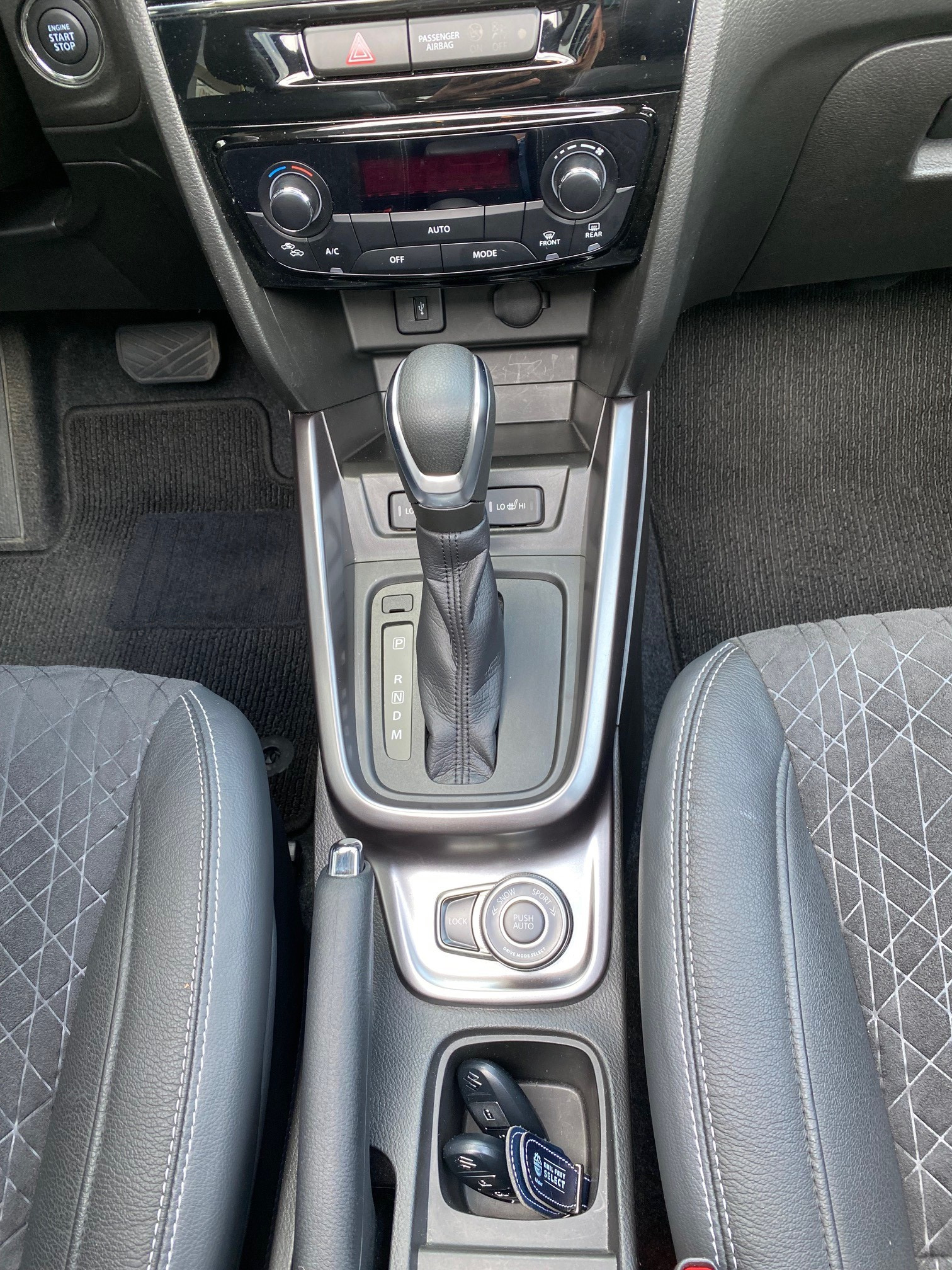 SUZUKI Vitara 1.5 Hybrid Compact Top 4x4 AGS-image-13