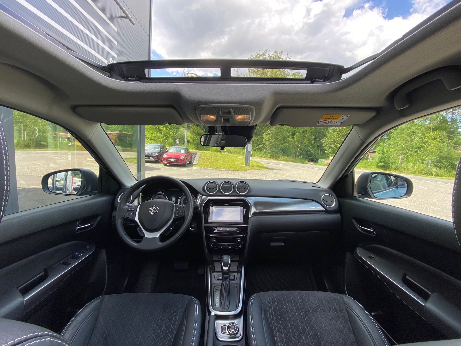 SUZUKI Vitara 1.5 Hybrid Compact Top 4x4 AGS-image-10