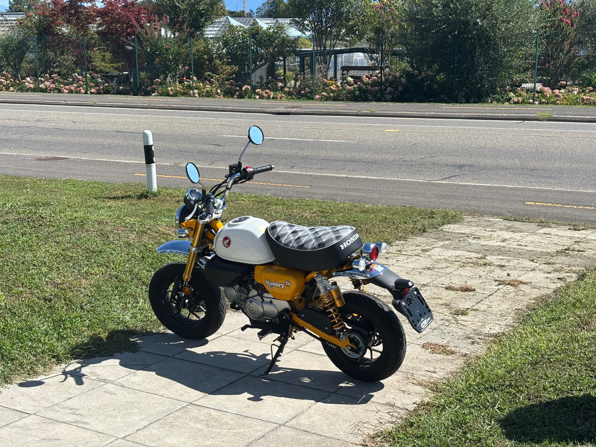 HONDA MONKEY-showroom-element-2