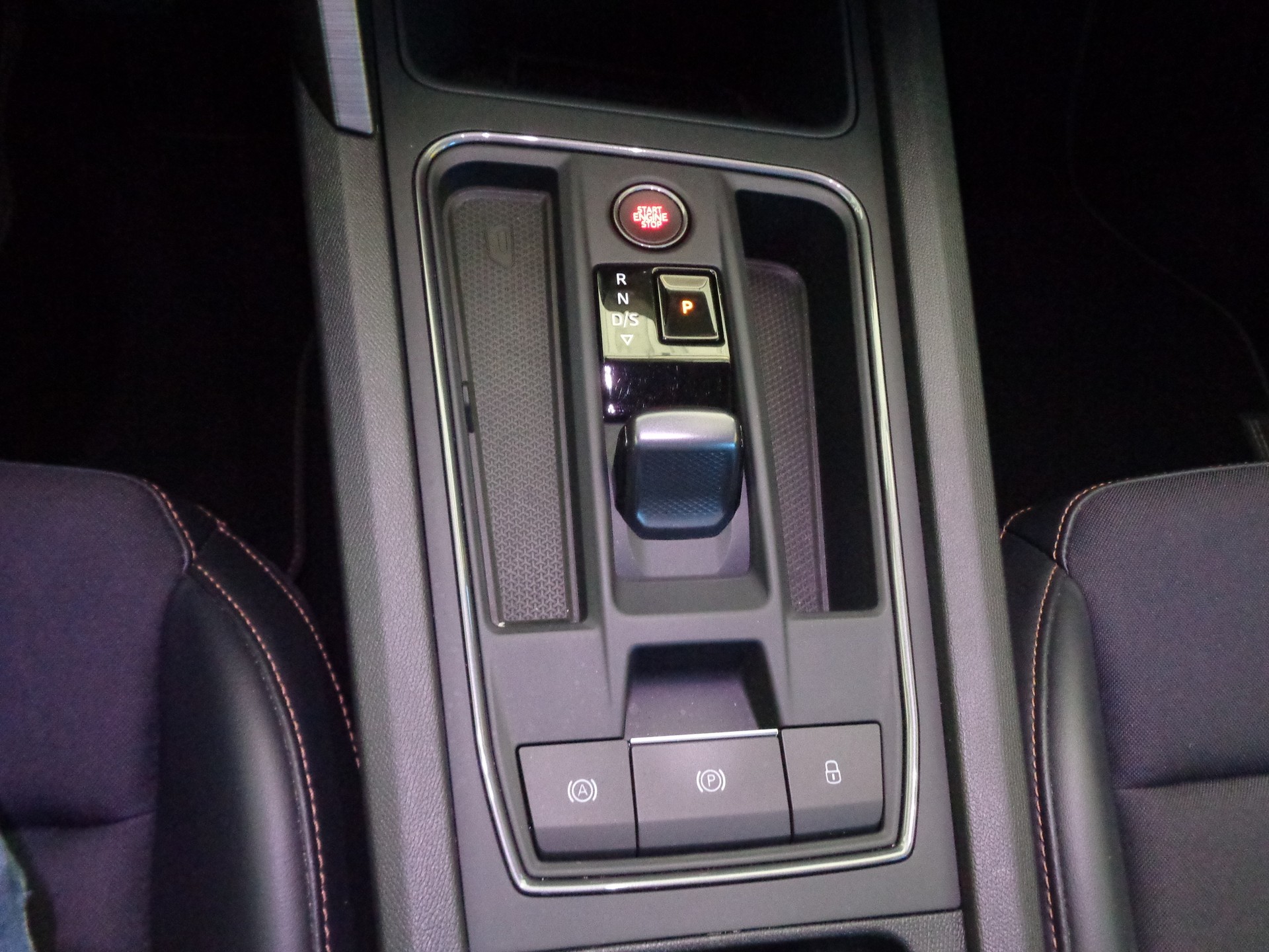 CUPRA Formentor 1.5 TSI DSG-image-11