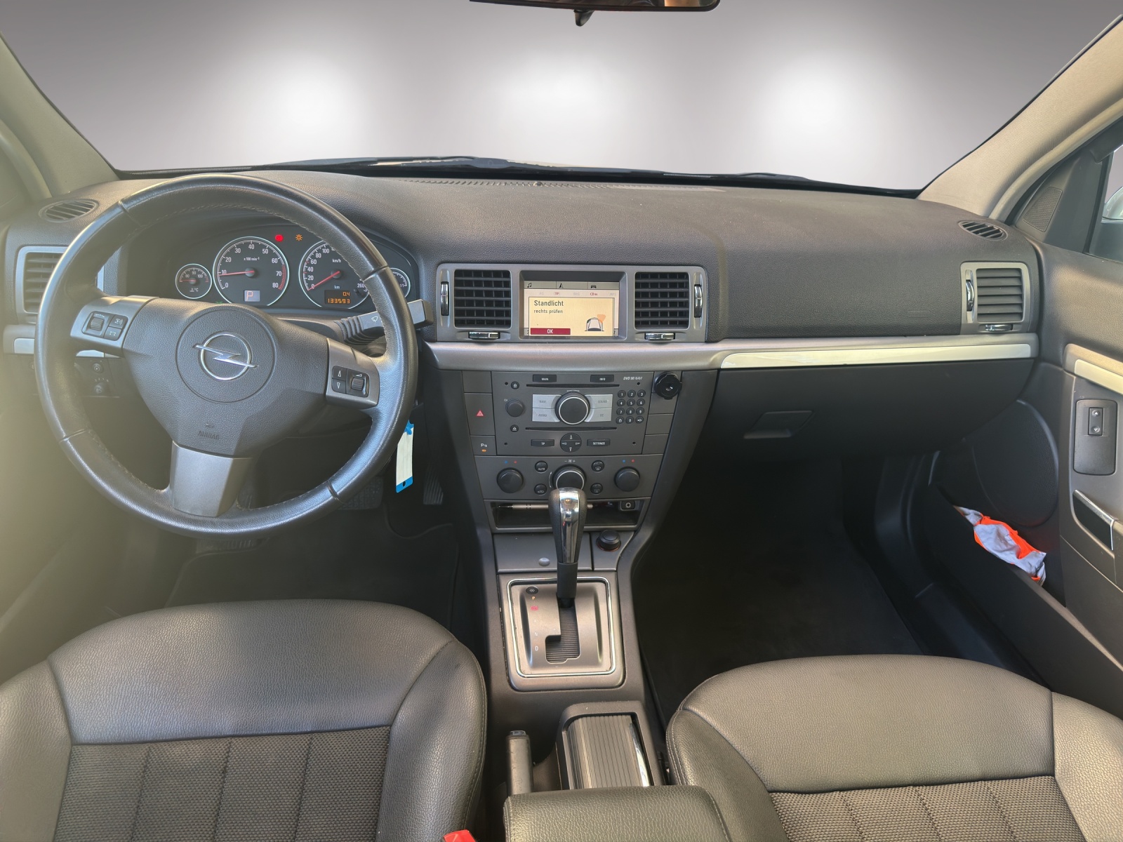 OPEL Vectra 2.2 Diamond Automatic-image-8