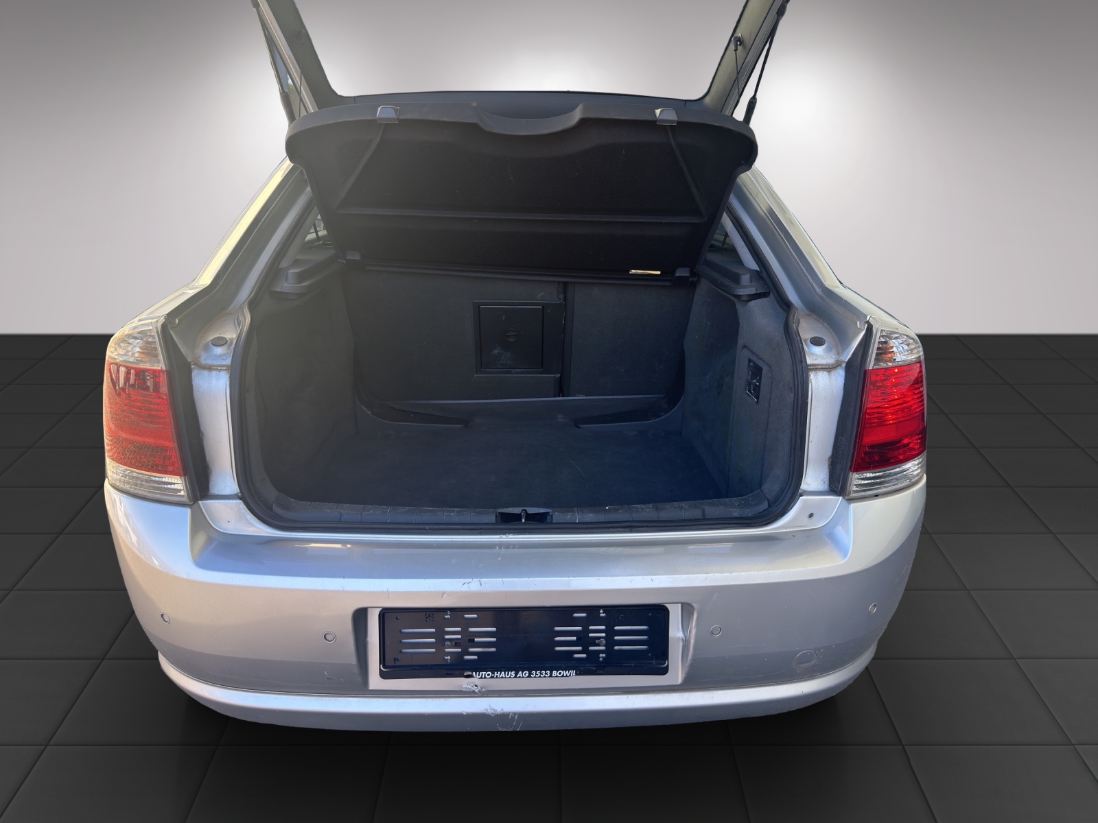 OPEL Vectra 2.2 Diamond Automatic-image-13