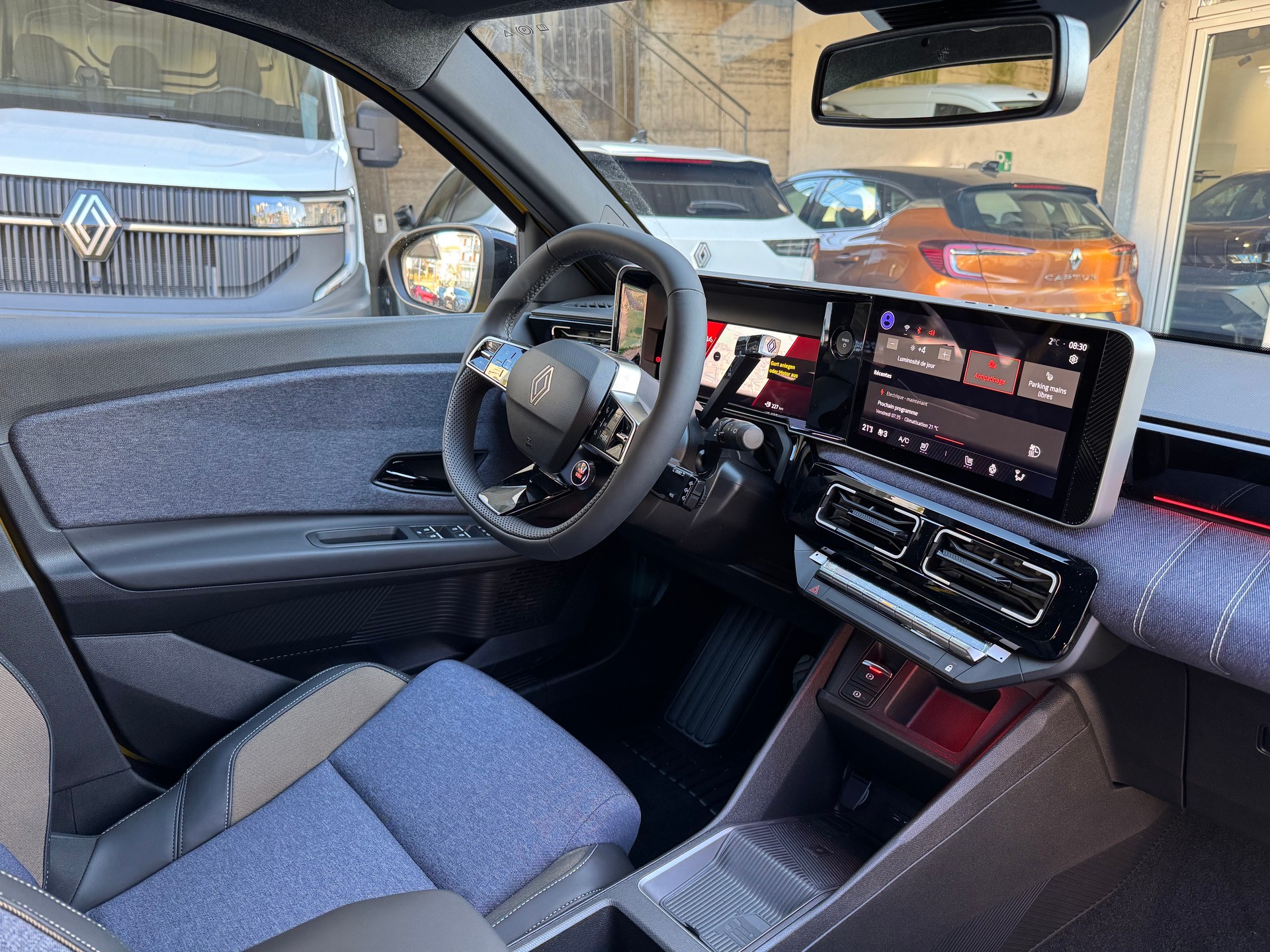 RENAULT R5 E-Tech Comfort Range 52 kWh Techno-image-9