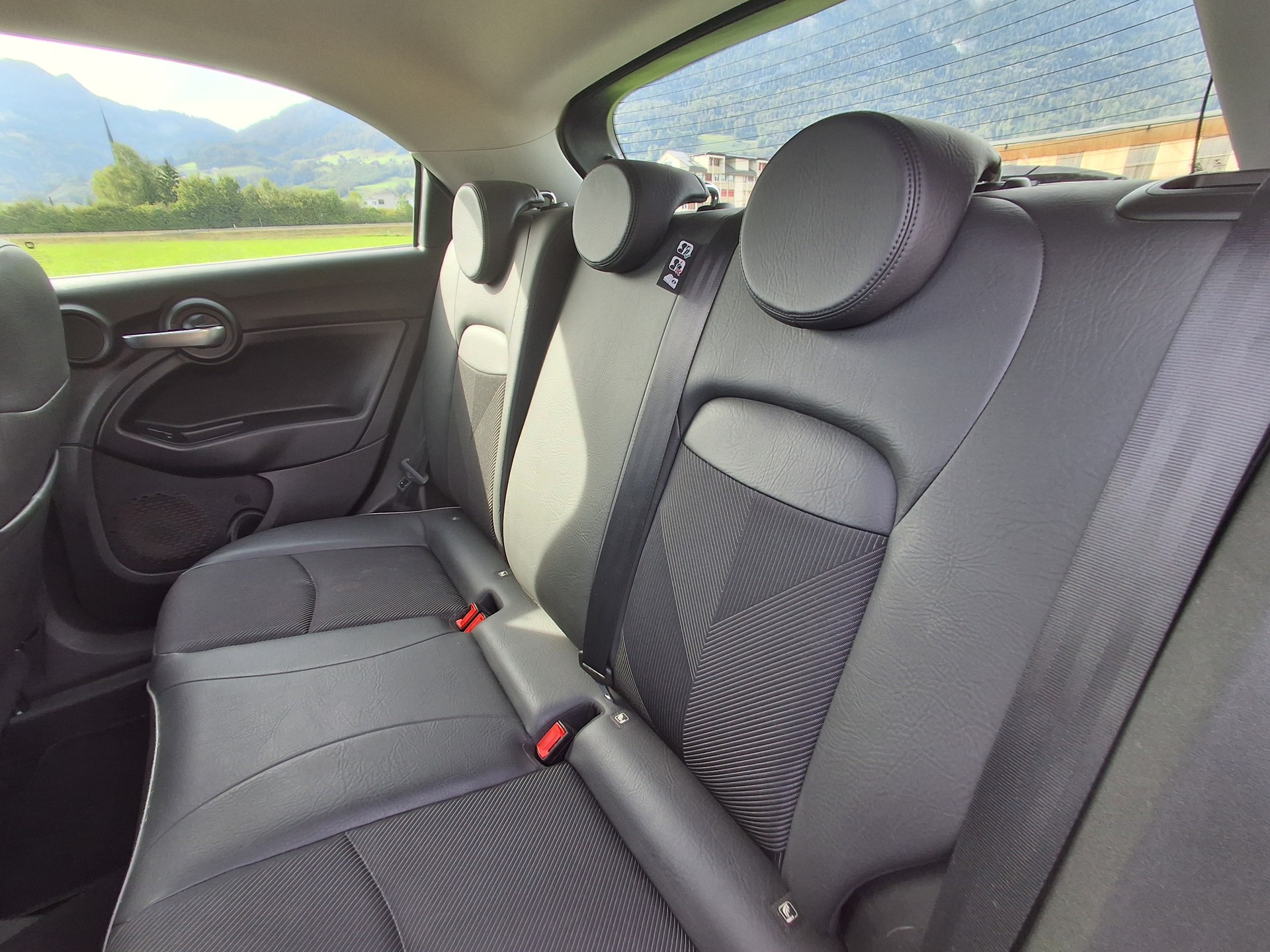 FIAT 500X 2.0MJ Cross 4x4 Automatic-image-7