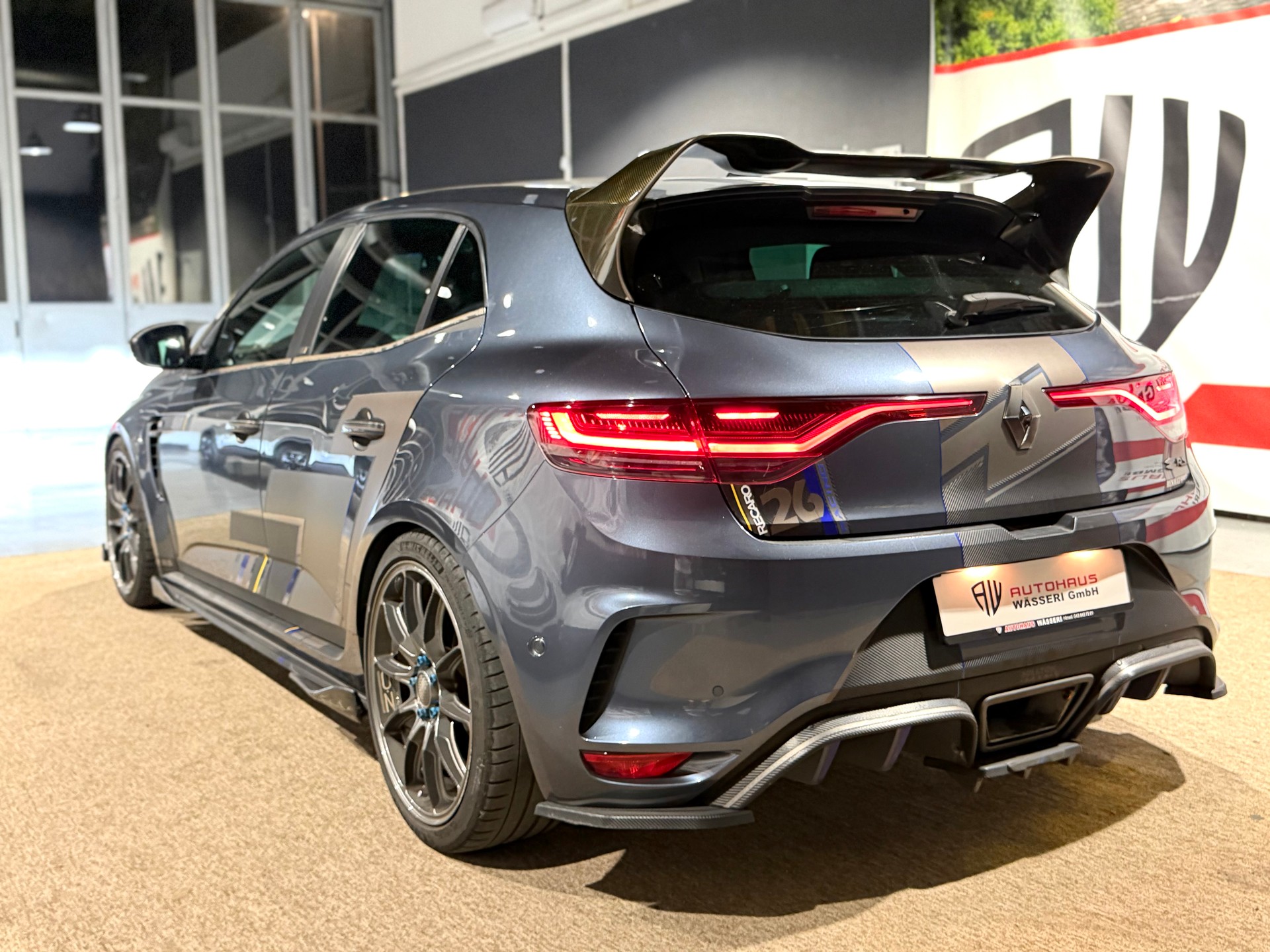 RENAULT Mégane Trophy 300 EDC-image-4