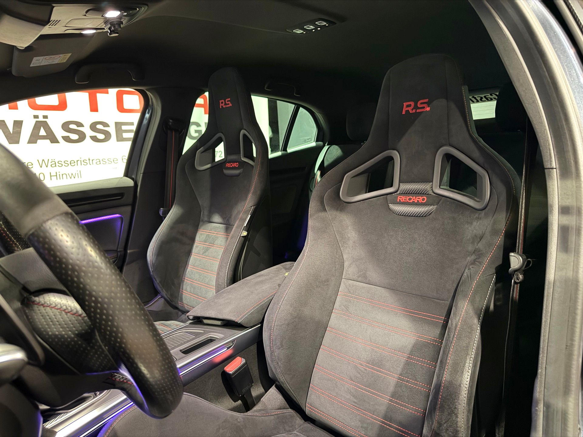 RENAULT Mégane Trophy 300 EDC-image-11