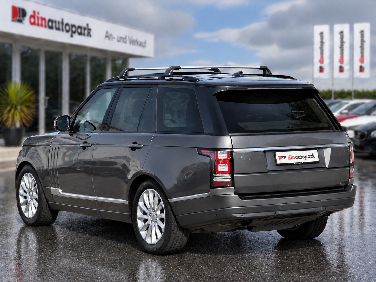 LAND ROVER Range Rover 4.4 SDV8 Vogue Automatic * CH-Fahrzeug * Vollausstattung * ab MFK 2026 *-image-4