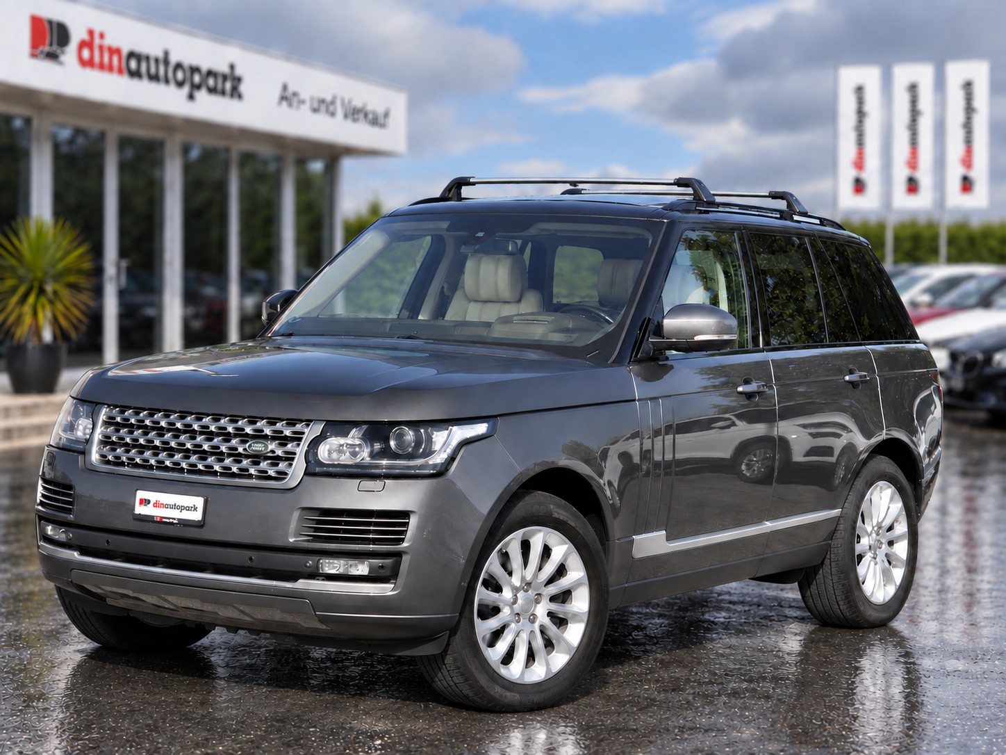 LAND ROVER Range Rover 4.4 SDV8 Vogue Automatic * CH-Fahrzeug * Vollausstattung * ab MFK 2026 *-image-0