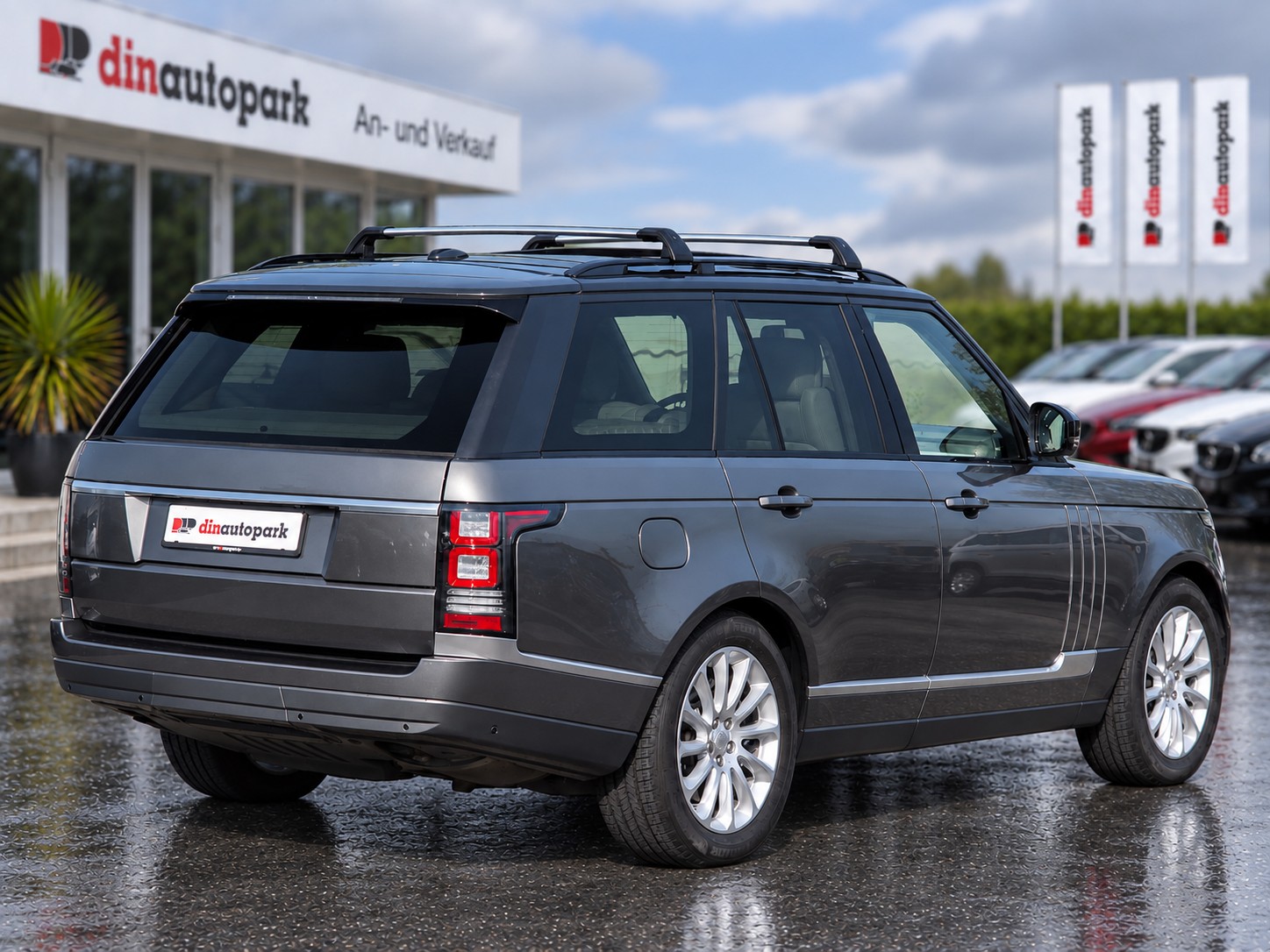 LAND ROVER Range Rover 4.4 SDV8 Vogue Automatic * CH-Fahrzeug * Vollausstattung * ab MFK 2026 *-image-3
