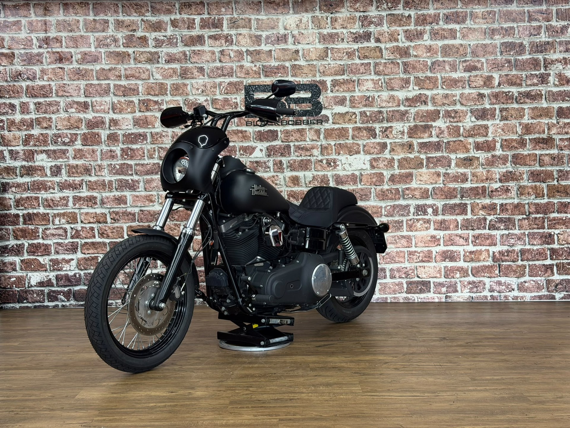 HARLEY-DAVIDSON FXDB Dyna Street Bob 103 ABS