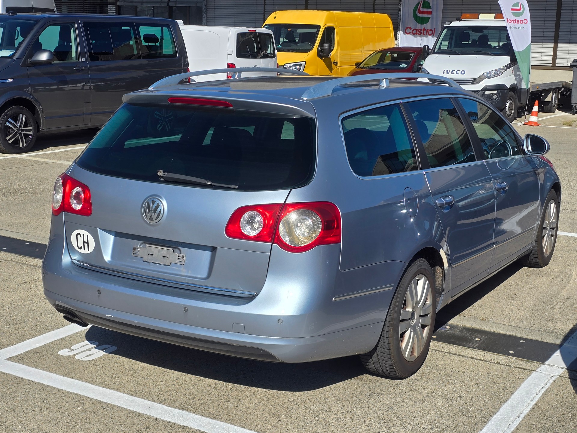 VW Passat Variant 2.0 TDI Highline-image-5