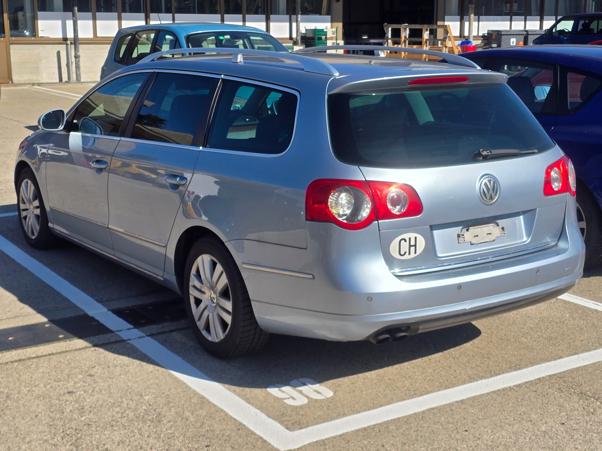 VW Passat Variant 2.0 TDI Highline-image-3