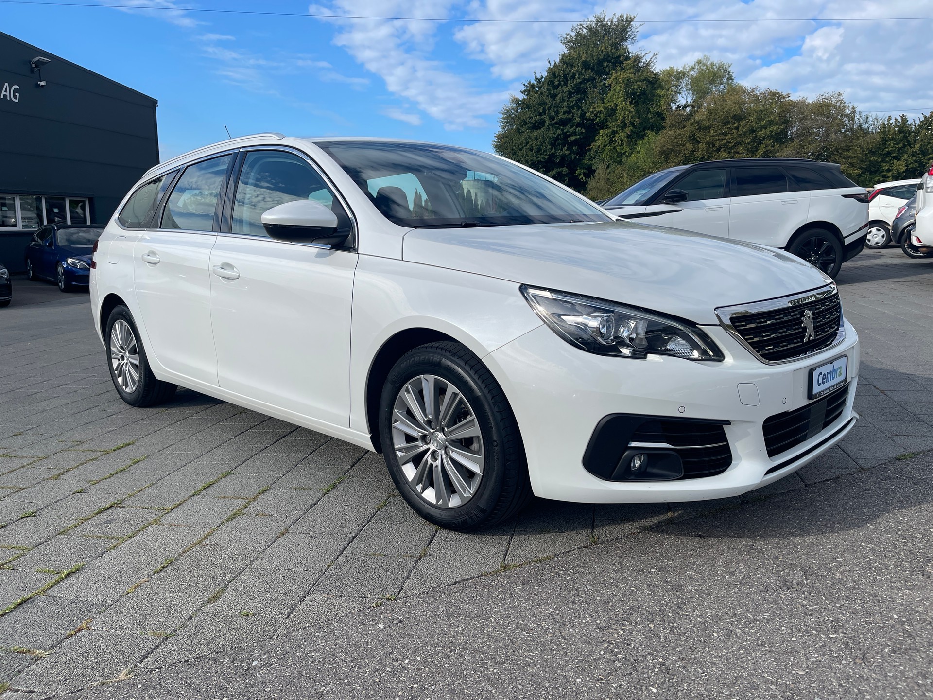 PEUGEOT 308 SW 1.2 Pure Tech Allure EAT8-image-4