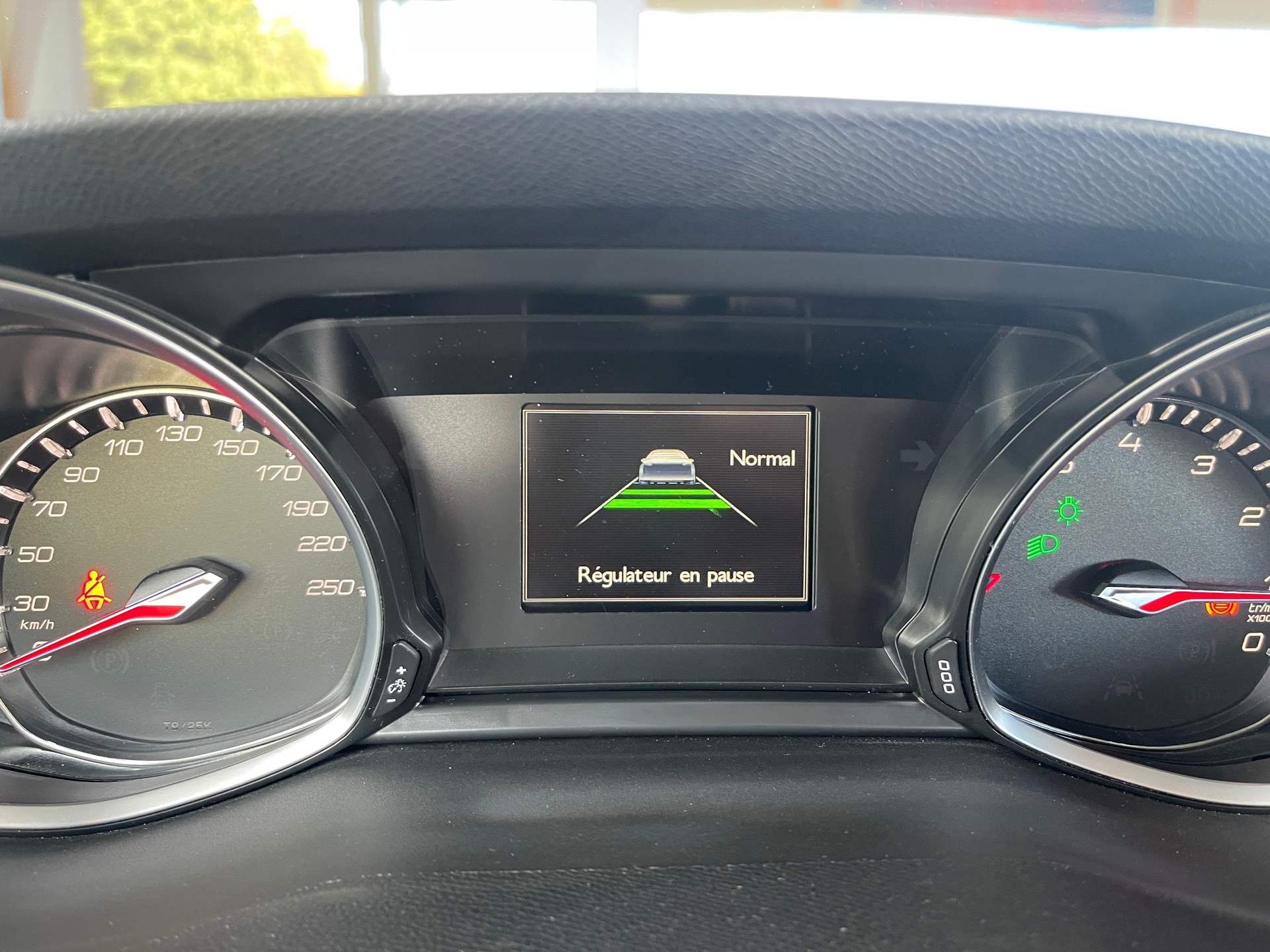 PEUGEOT 308 SW 1.2 Pure Tech Allure EAT8-image-11