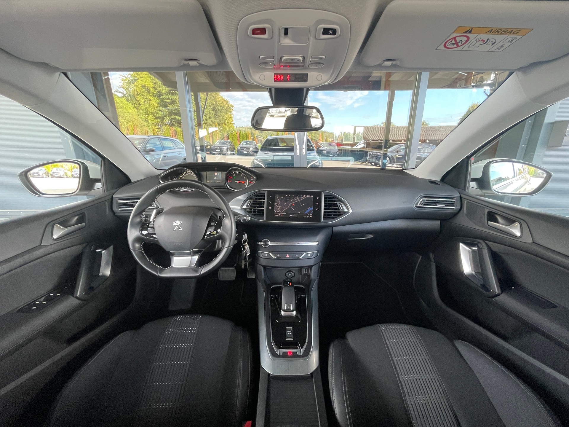 PEUGEOT 308 SW 1.2 Pure Tech Allure EAT8-image-7