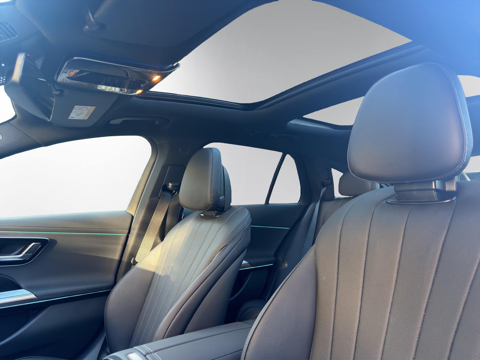 MERCEDES-BENZ E 220 d T 9G-Tronic-image-9