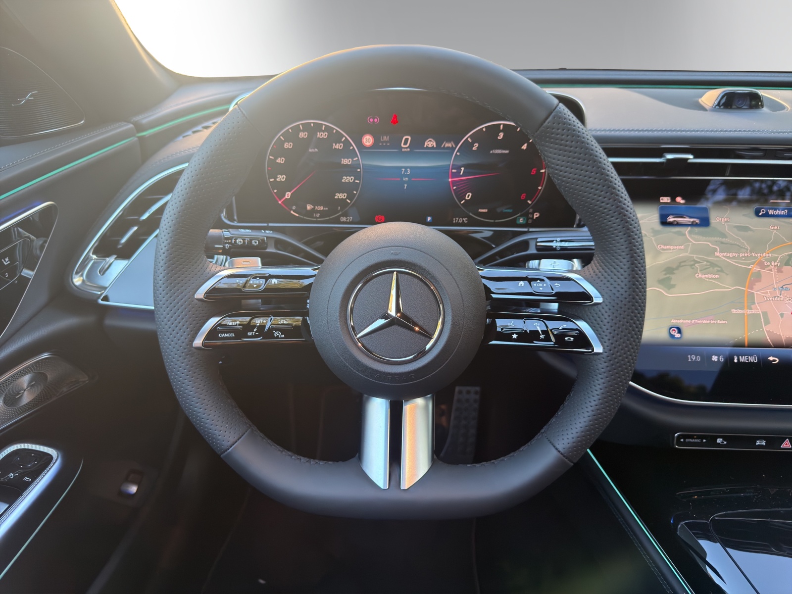 MERCEDES-BENZ E 220 d T 9G-Tronic-image-13
