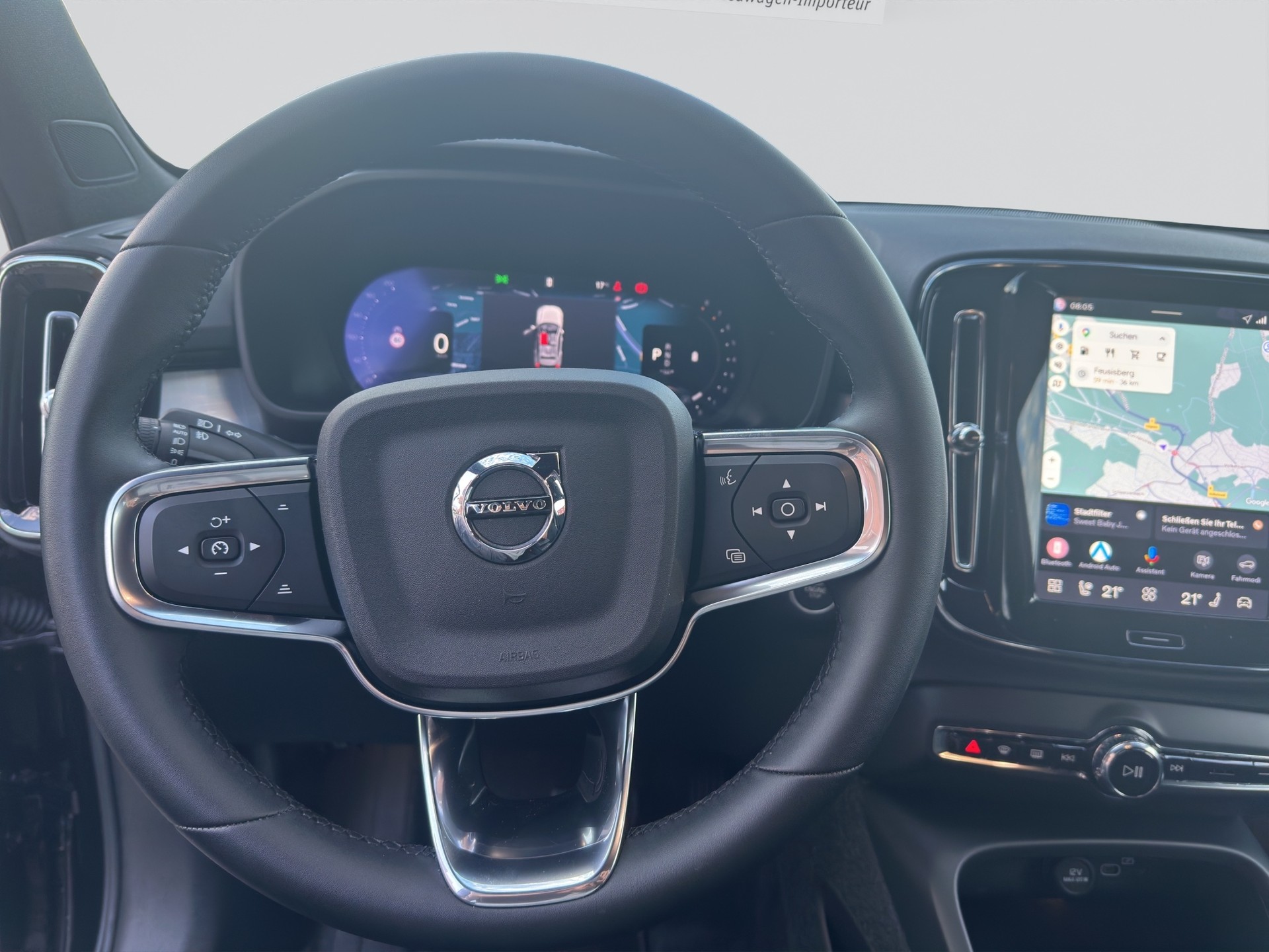 VOLVO XC40 B3 Benzin Mild Hybrid Plus Black Edition DCT-image-9