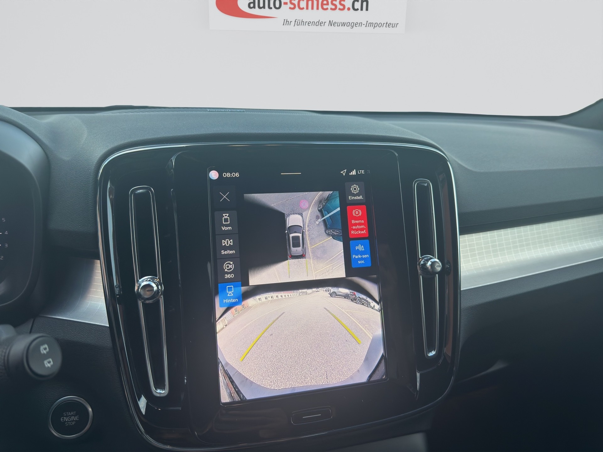 VOLVO XC40 B3 Benzin Mild Hybrid Plus Black Edition DCT-image-12