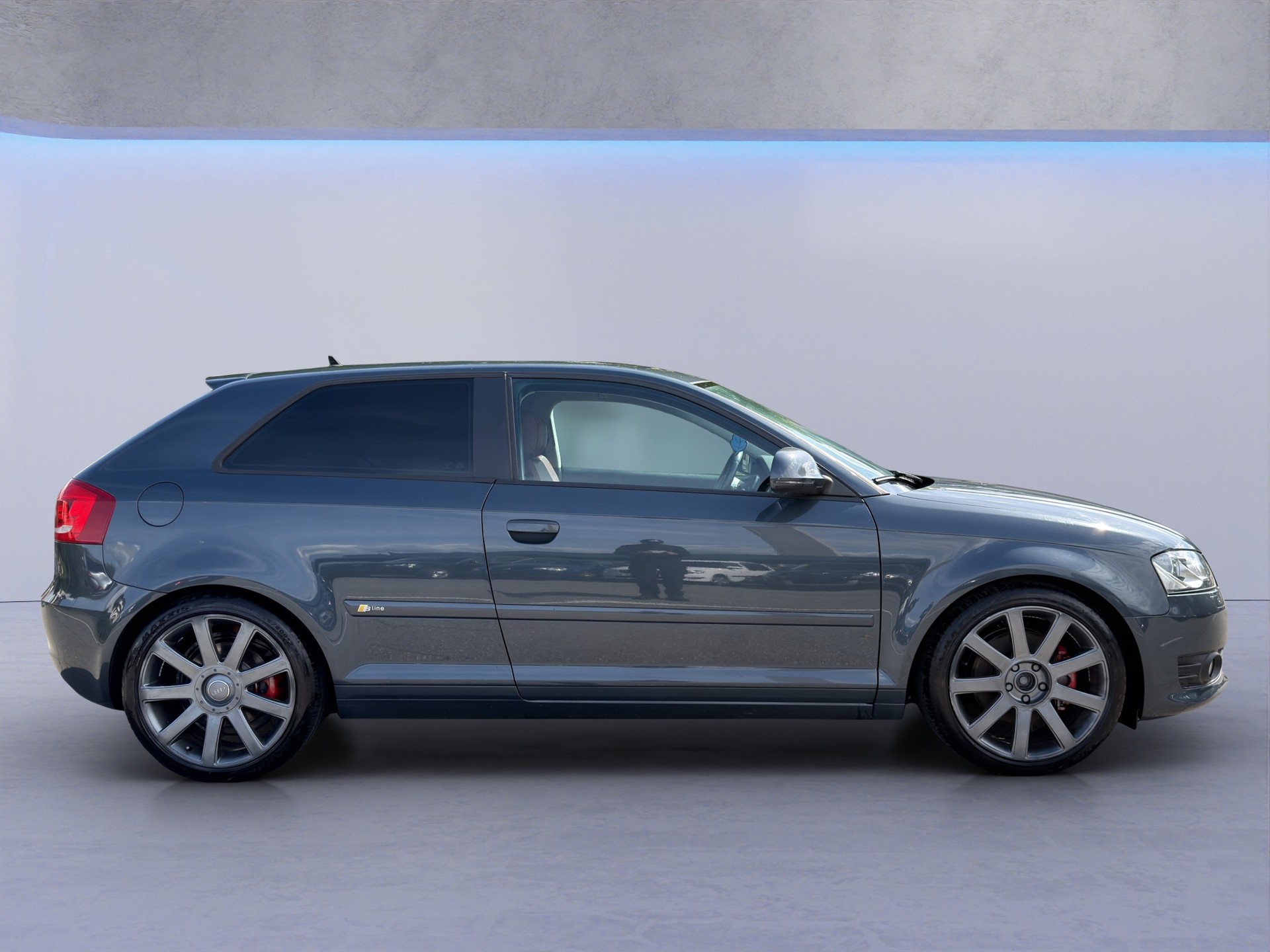 AUDI A3 2.0 TFSI Ambiente quattro S-tronic-image-3
