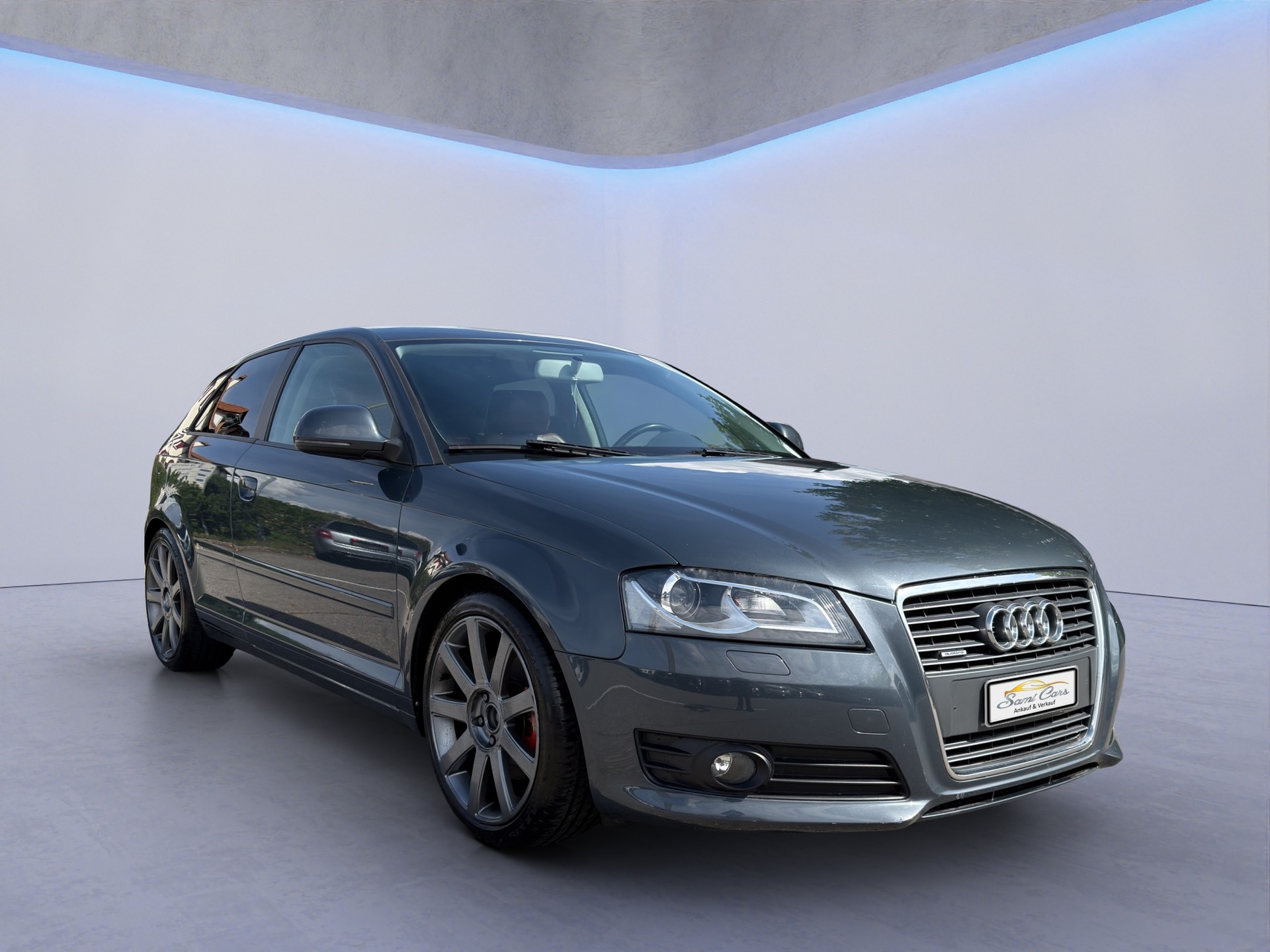 AUDI A3 2.0 TFSI Ambiente quattro S-tronic-image-5