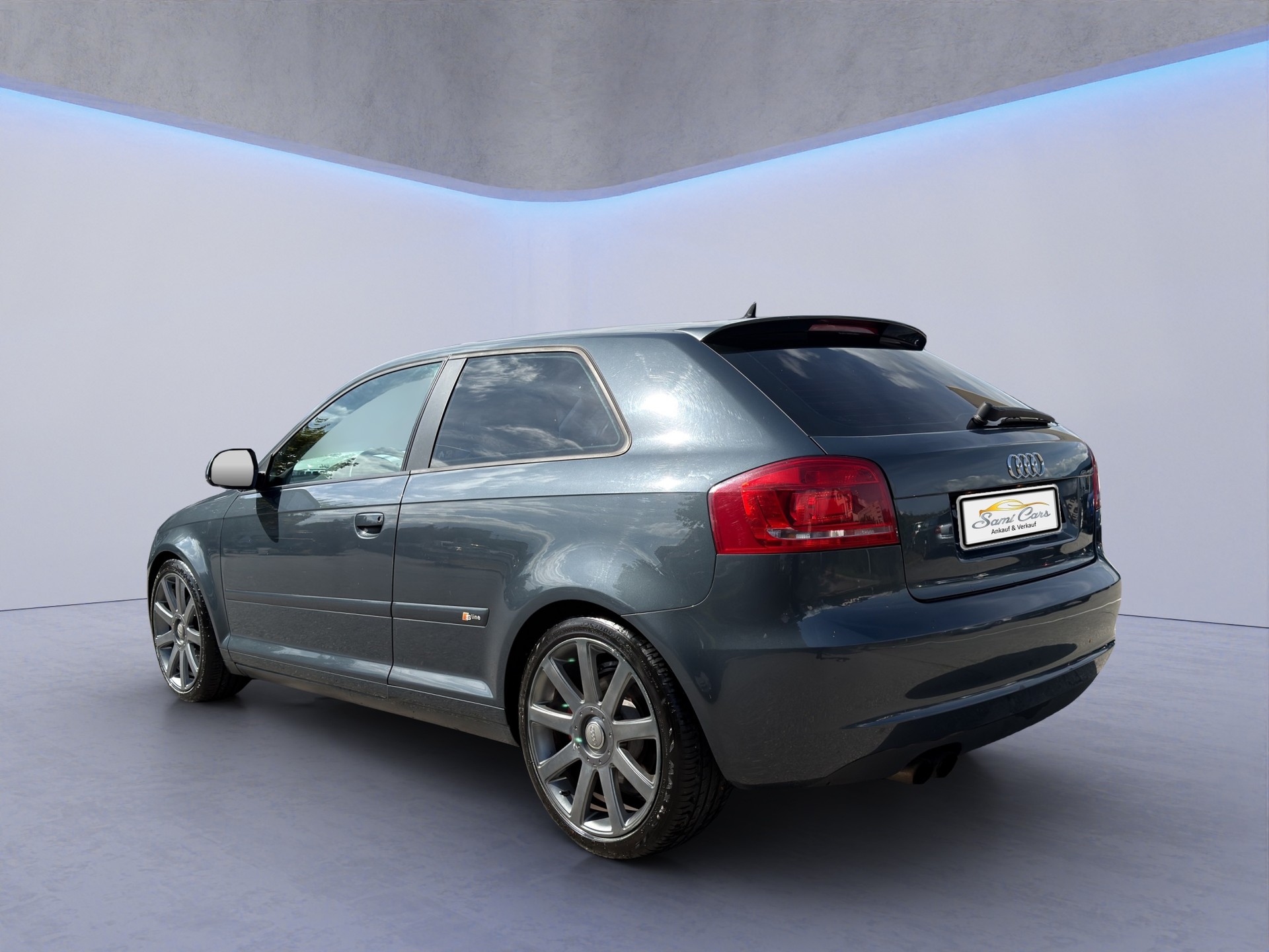 AUDI A3 2.0 TFSI Ambiente quattro S-tronic-image-4
