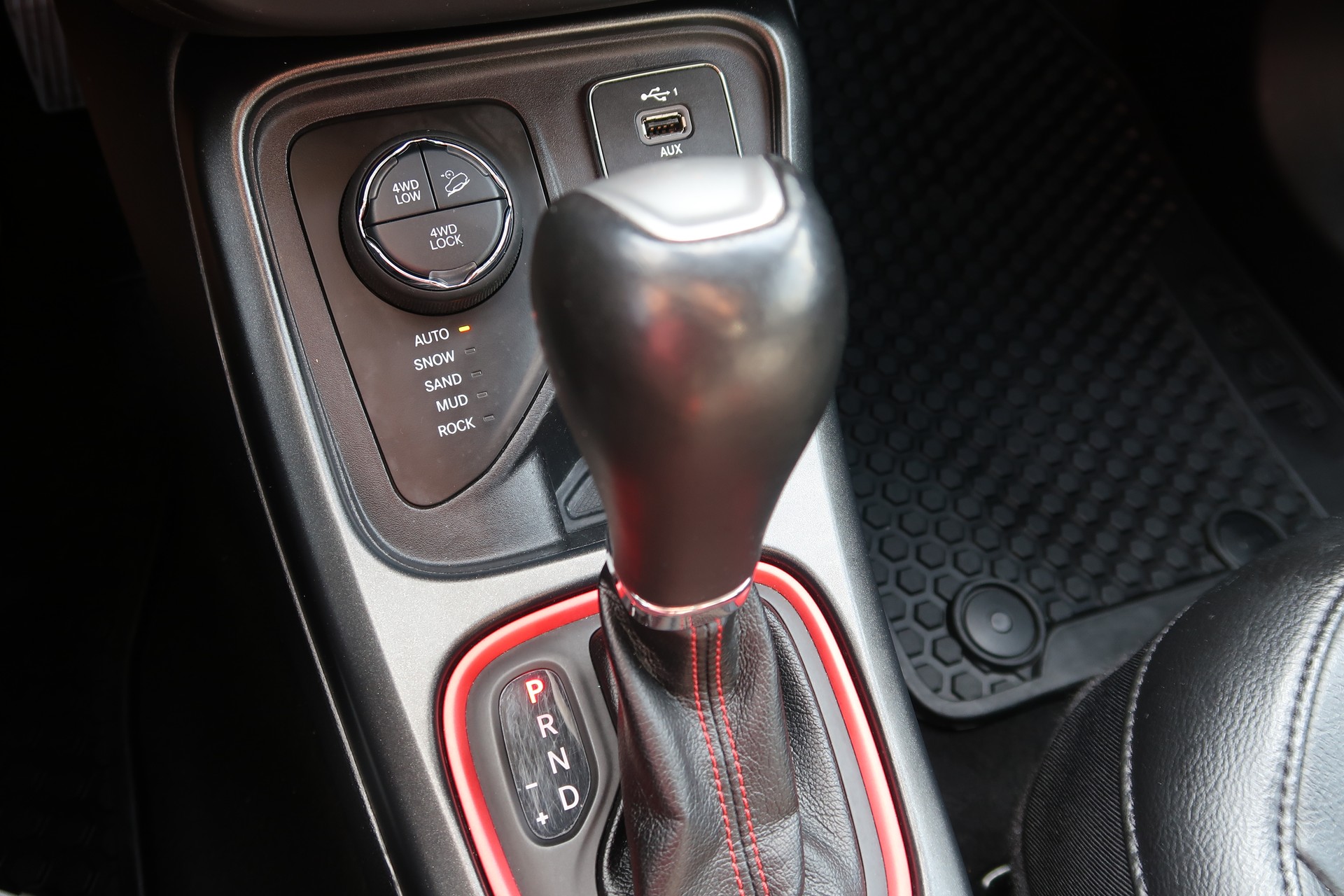 JEEP Compass 2.0CRD Trailhawk AWD 9ATX-image-15
