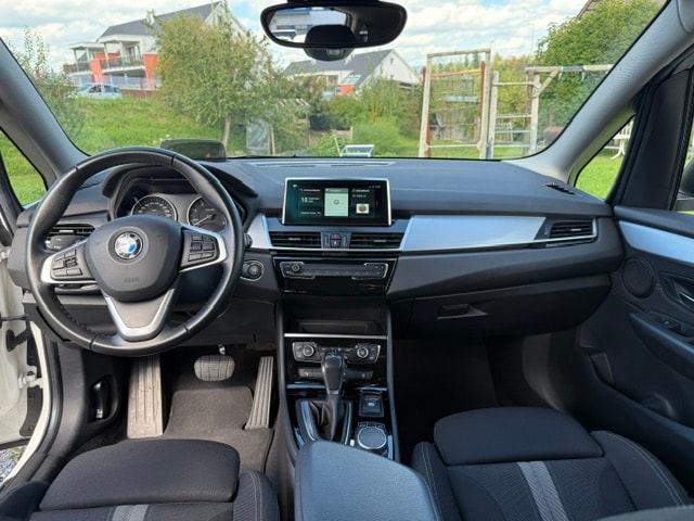 BMW 218d-image-3