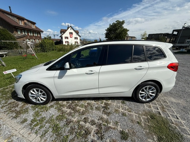 BMW 218d-image-0