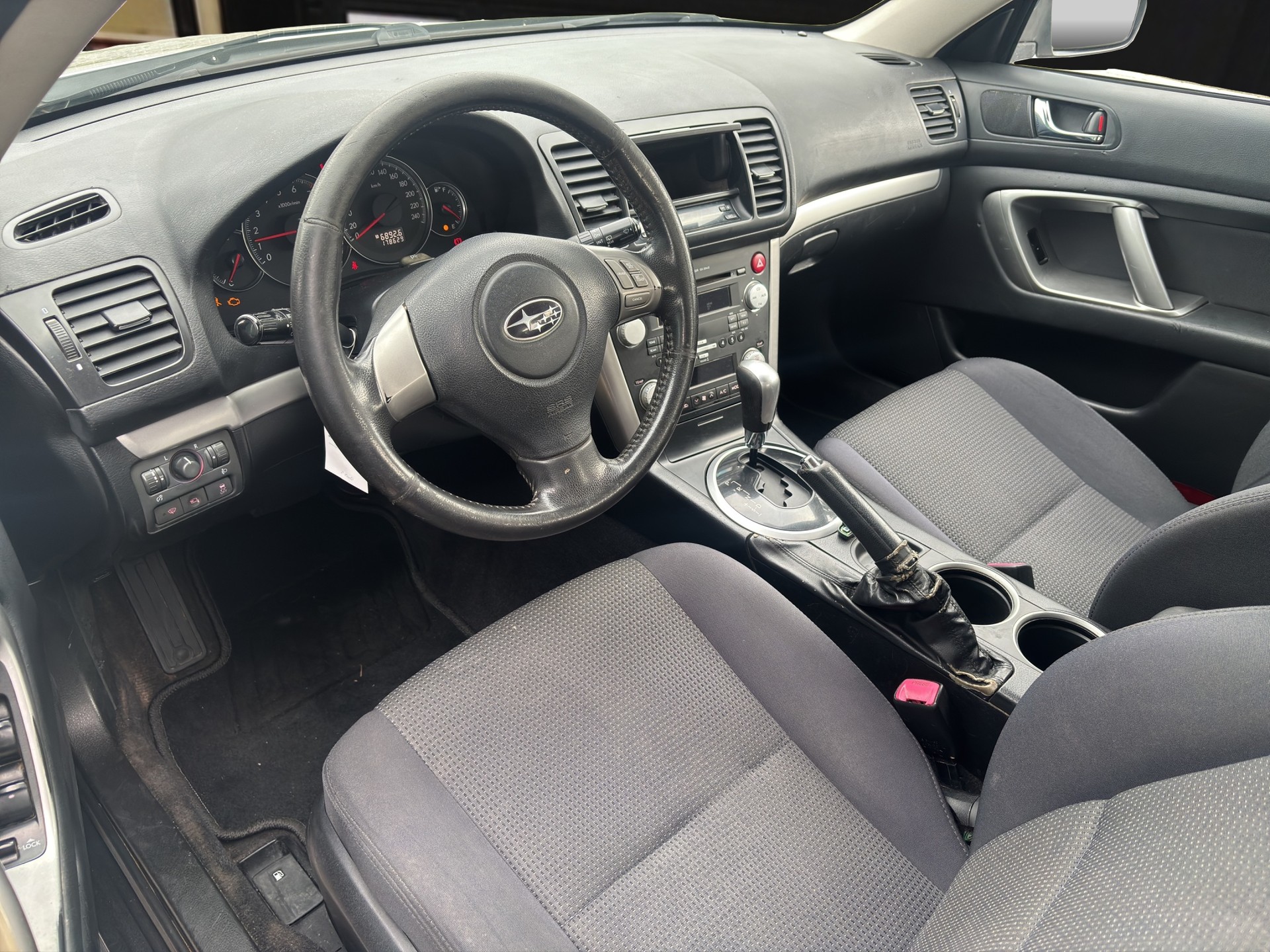 SUBARU Legacy 2.0R AWD Swiss Automatic-image-8