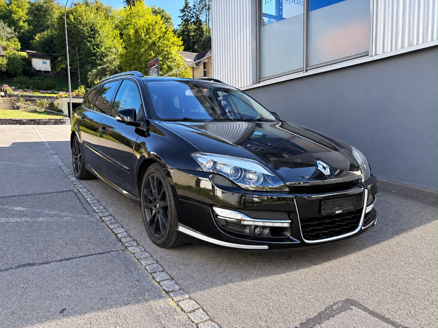 RENAULT Laguna Grandtour 2.0 dCi GT-image-0
