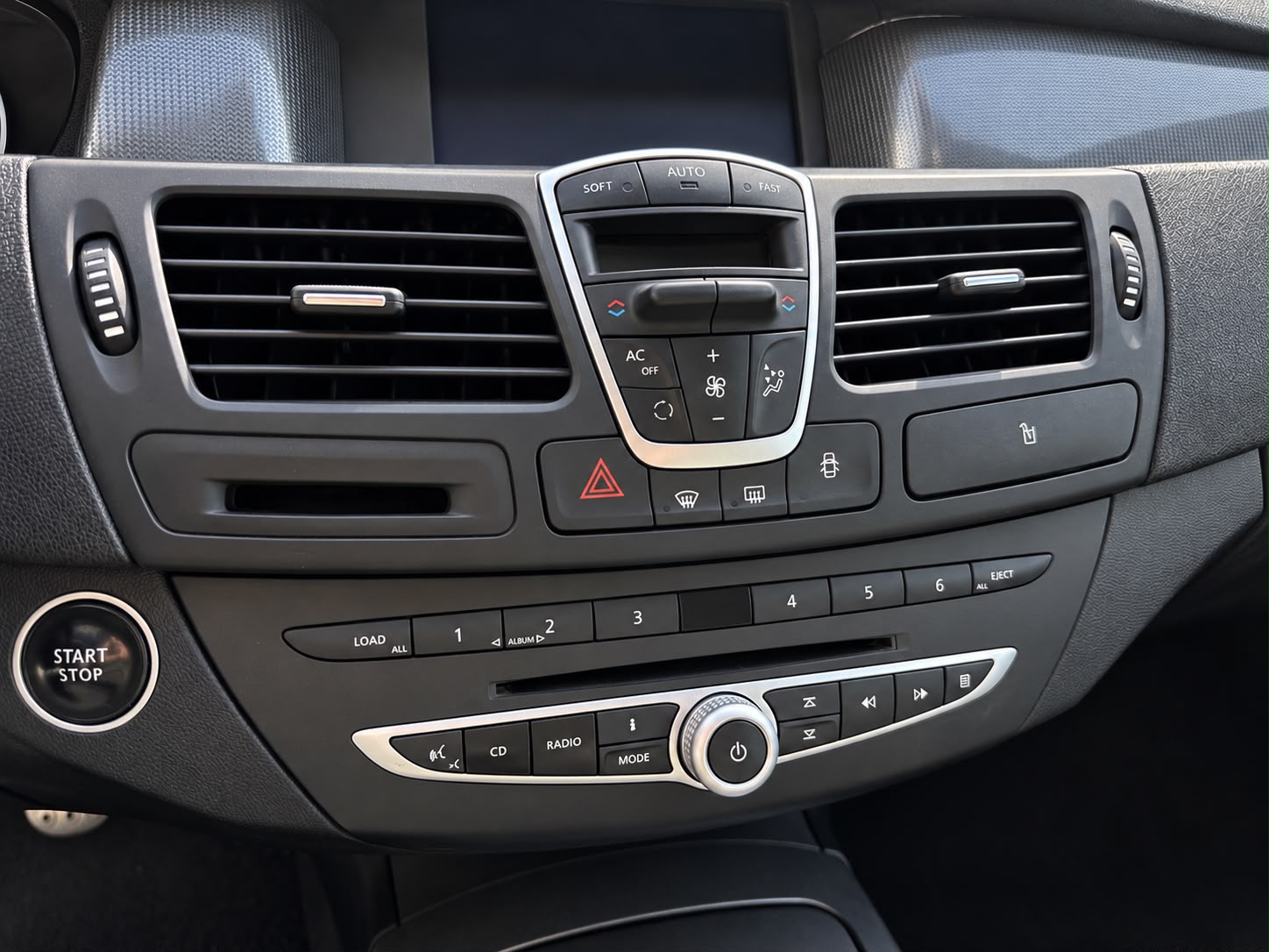 RENAULT Laguna Grandtour 2.0 dCi GT-image-11