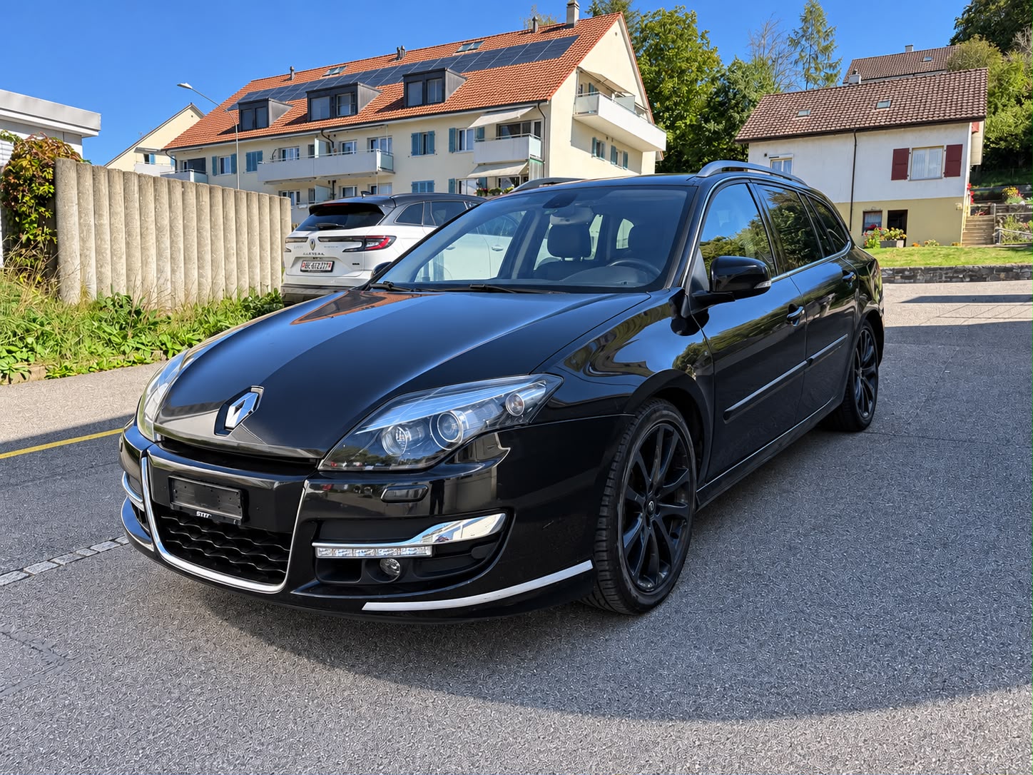 RENAULT Laguna Grandtour 2.0 dCi GT-image-1