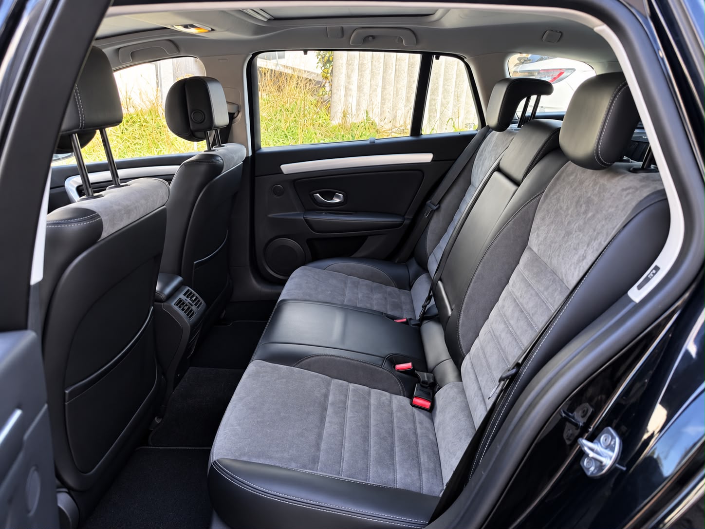 RENAULT Laguna Grandtour 2.0 dCi GT-image-18