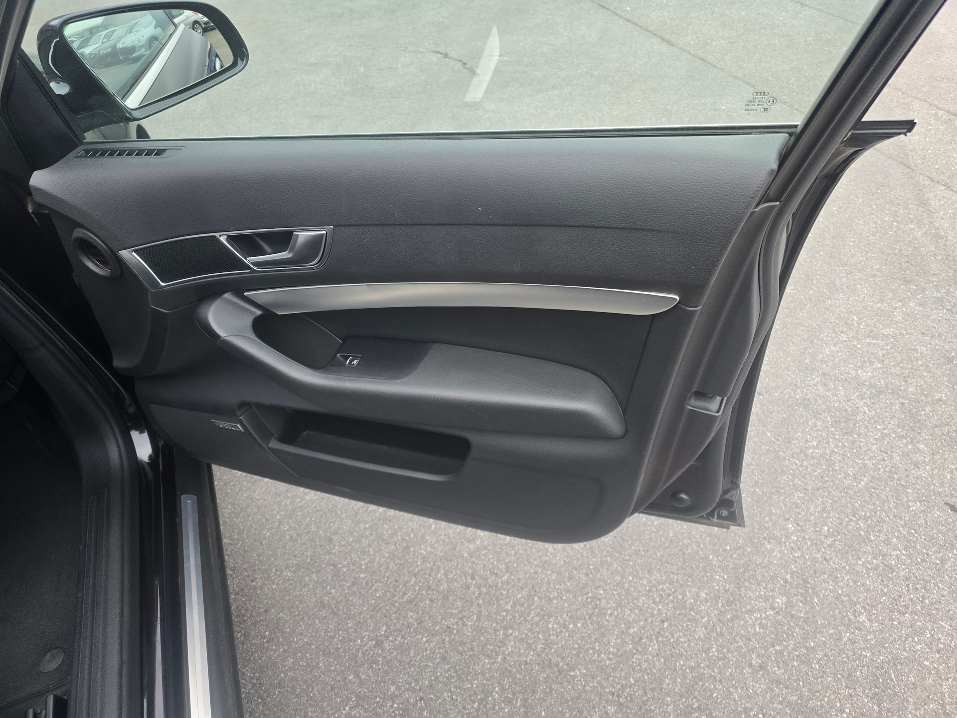 AUDI A6 Avant 3.0 V6 TDI quattro-image-9