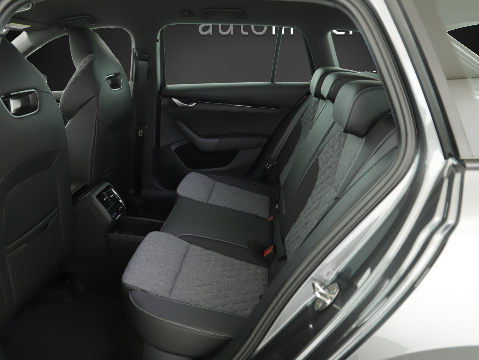 SKODA Octavia Combi 2.0 TSI DSG Sport Line 4x4-image-9