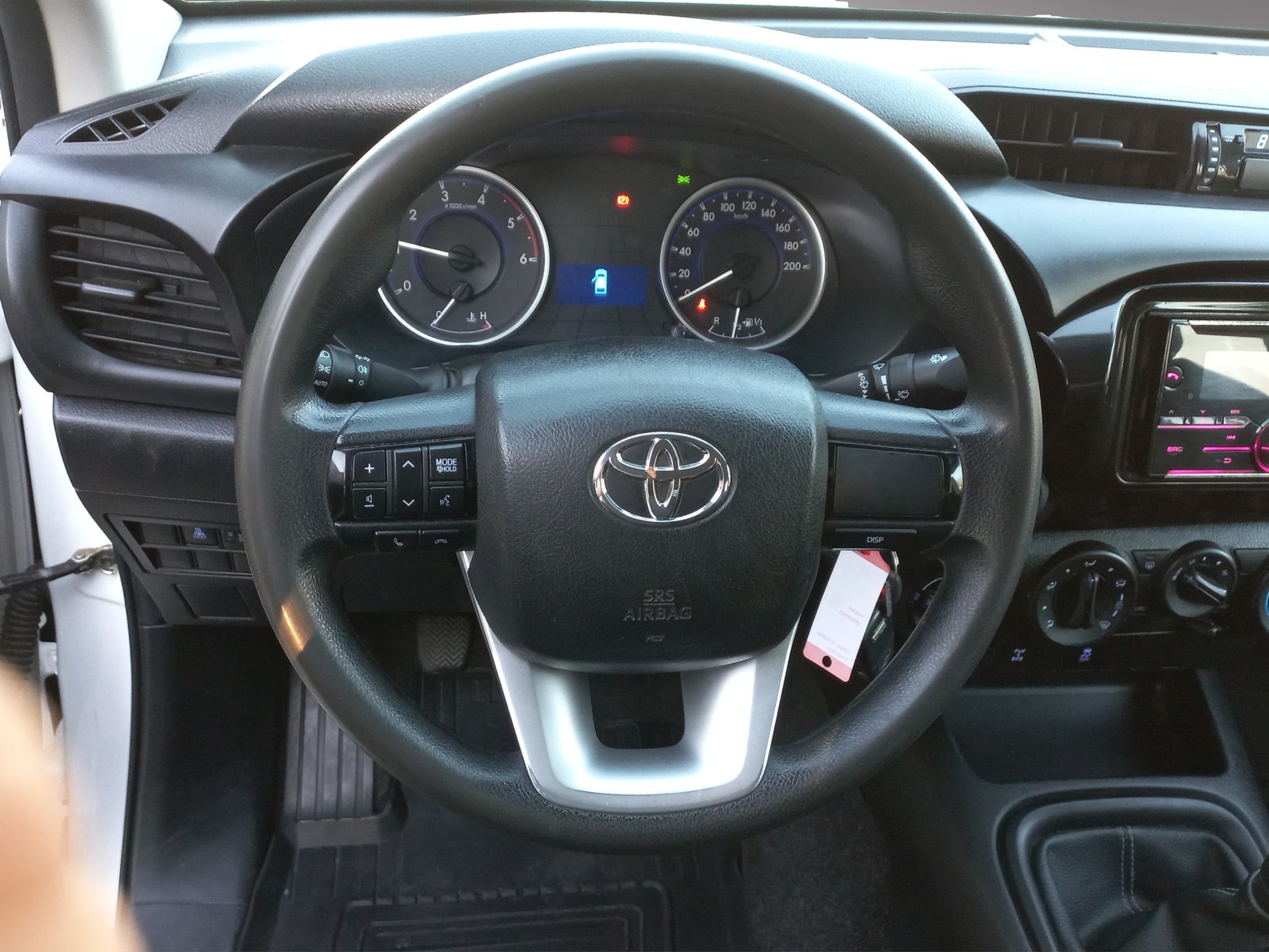 TOYOTA Hilux 2.4D-4D Luna Double Cab 4x4-image-6