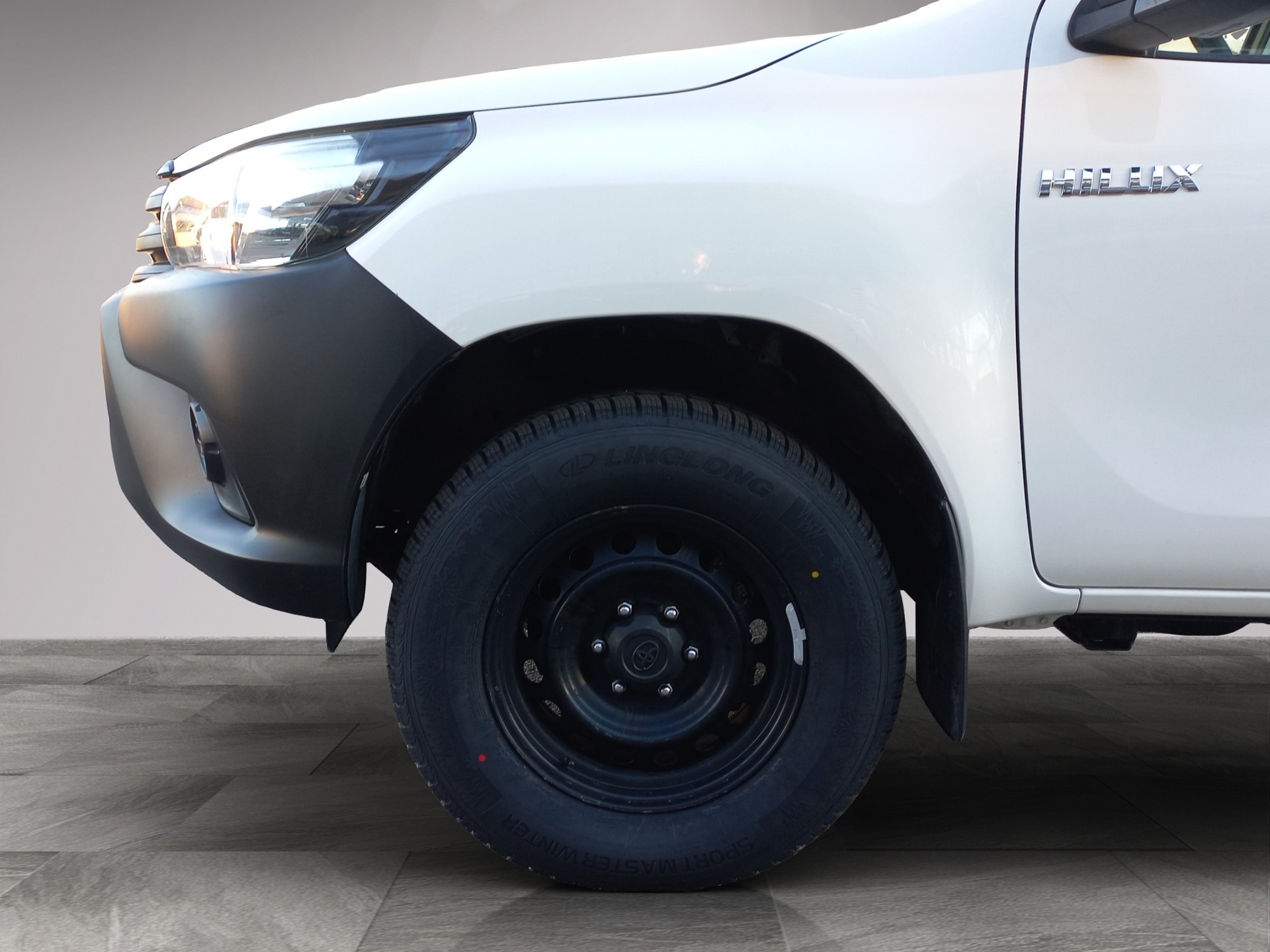 TOYOTA Hilux 2.4D-4D Luna Double Cab 4x4-image-13