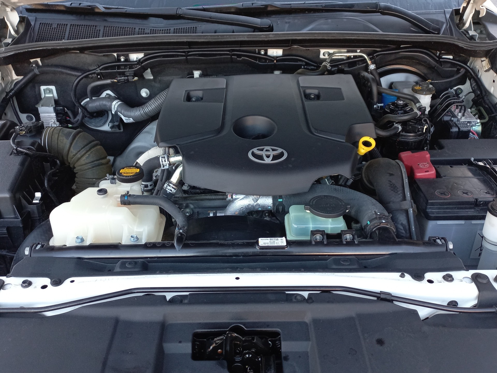 TOYOTA Hilux 2.4D-4D Luna Double Cab 4x4-image-12