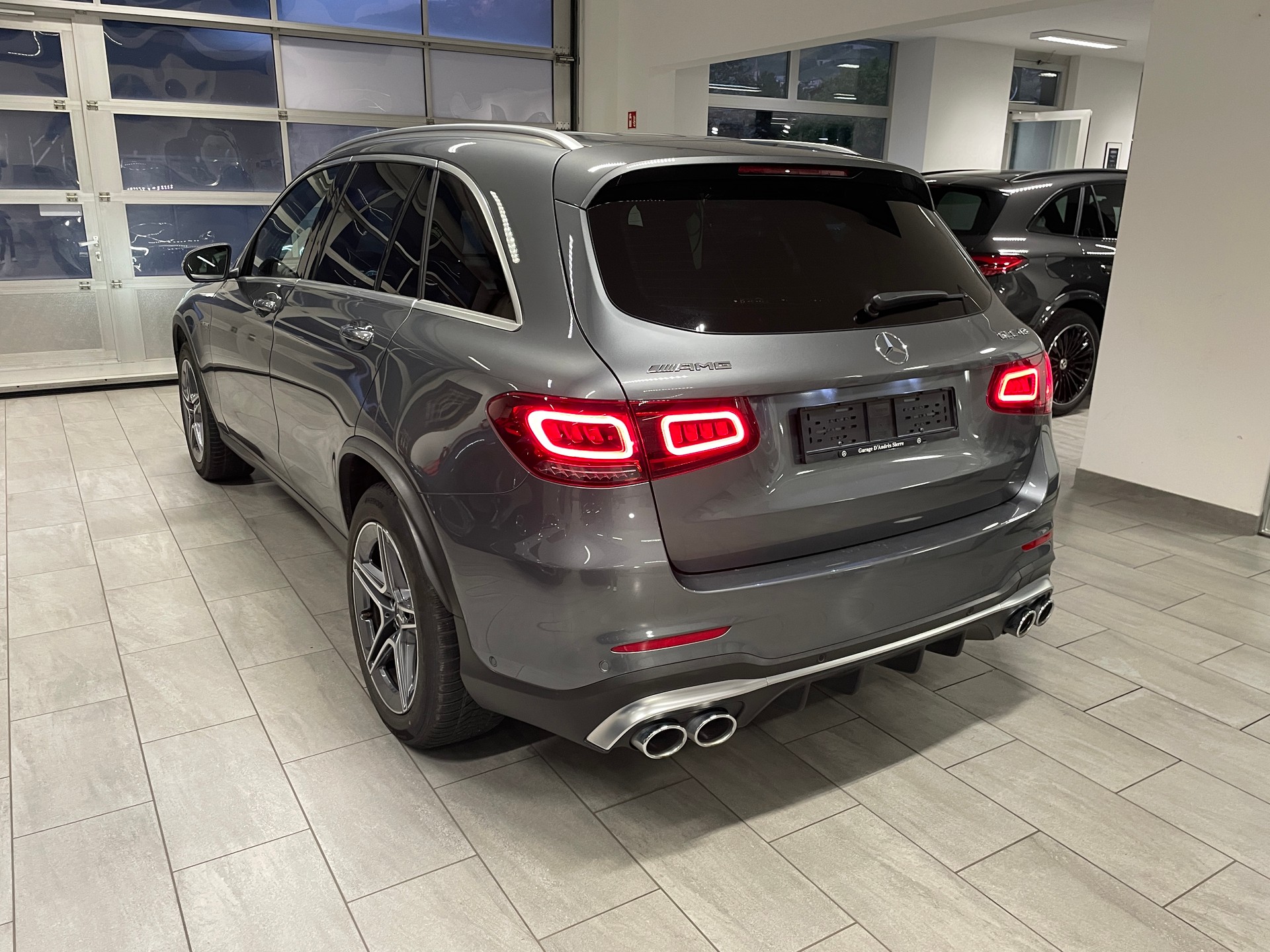 MERCEDES-BENZ GLC 43 AMG 4Matic 9G-Tronic-image-4