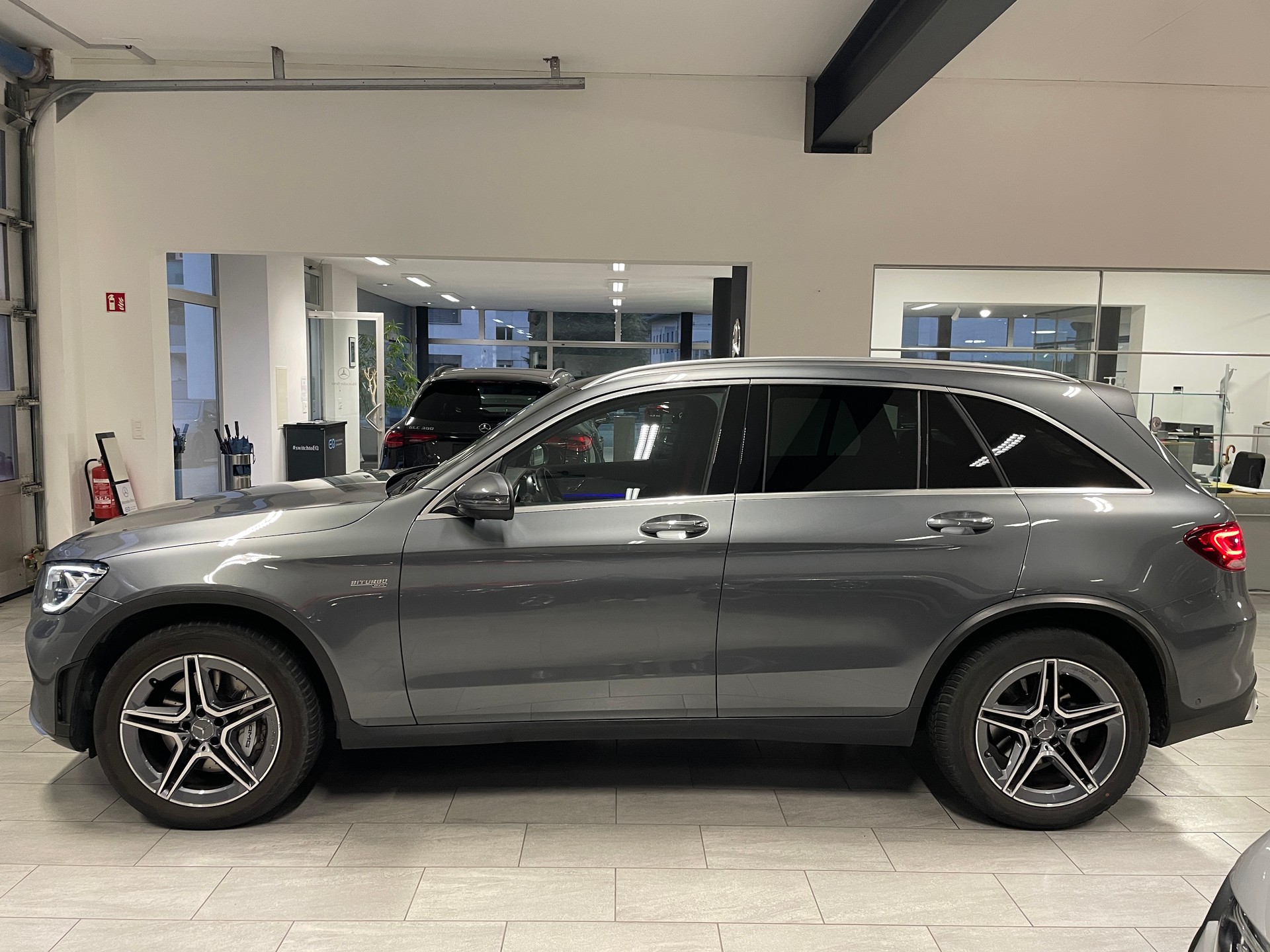 MERCEDES-BENZ GLC 43 AMG 4Matic 9G-Tronic-image-3
