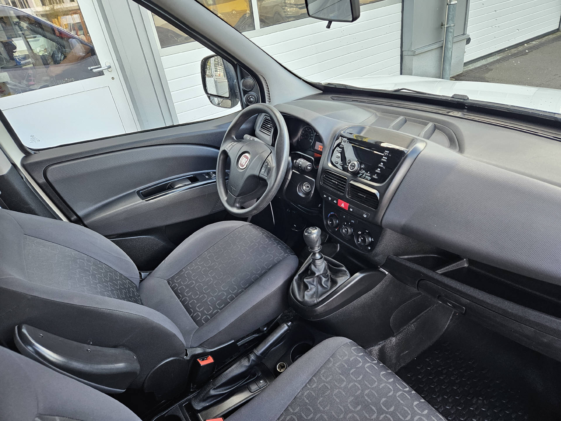 FIAT Doblo Cargo L2 1.4 16V Natural Power Swiss * Klima * Nutzlast 905 KG *-image-16