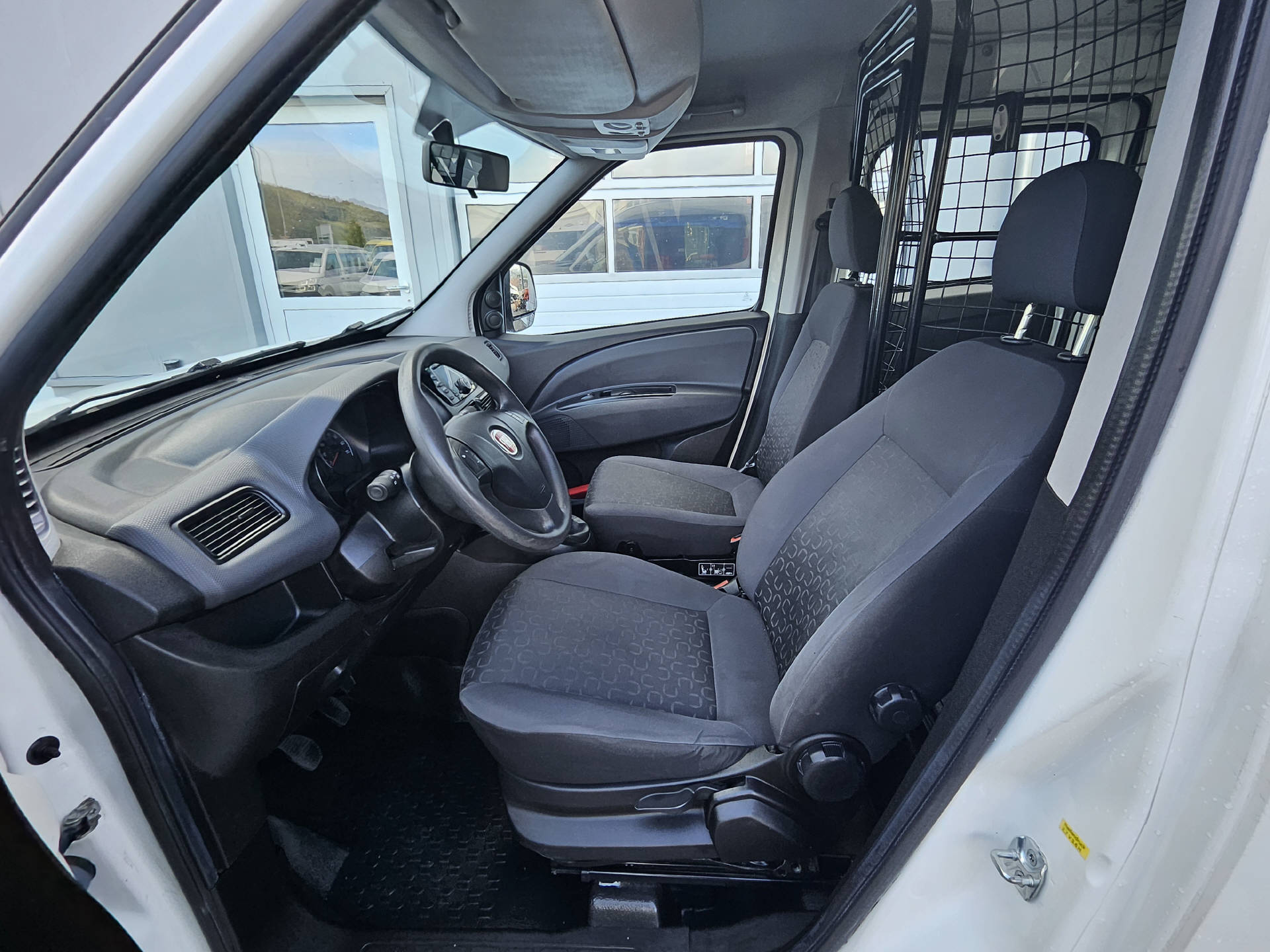 FIAT Doblo Cargo L2 1.4 16V Natural Power Swiss * Klima * Nutzlast 905 KG *-image-13